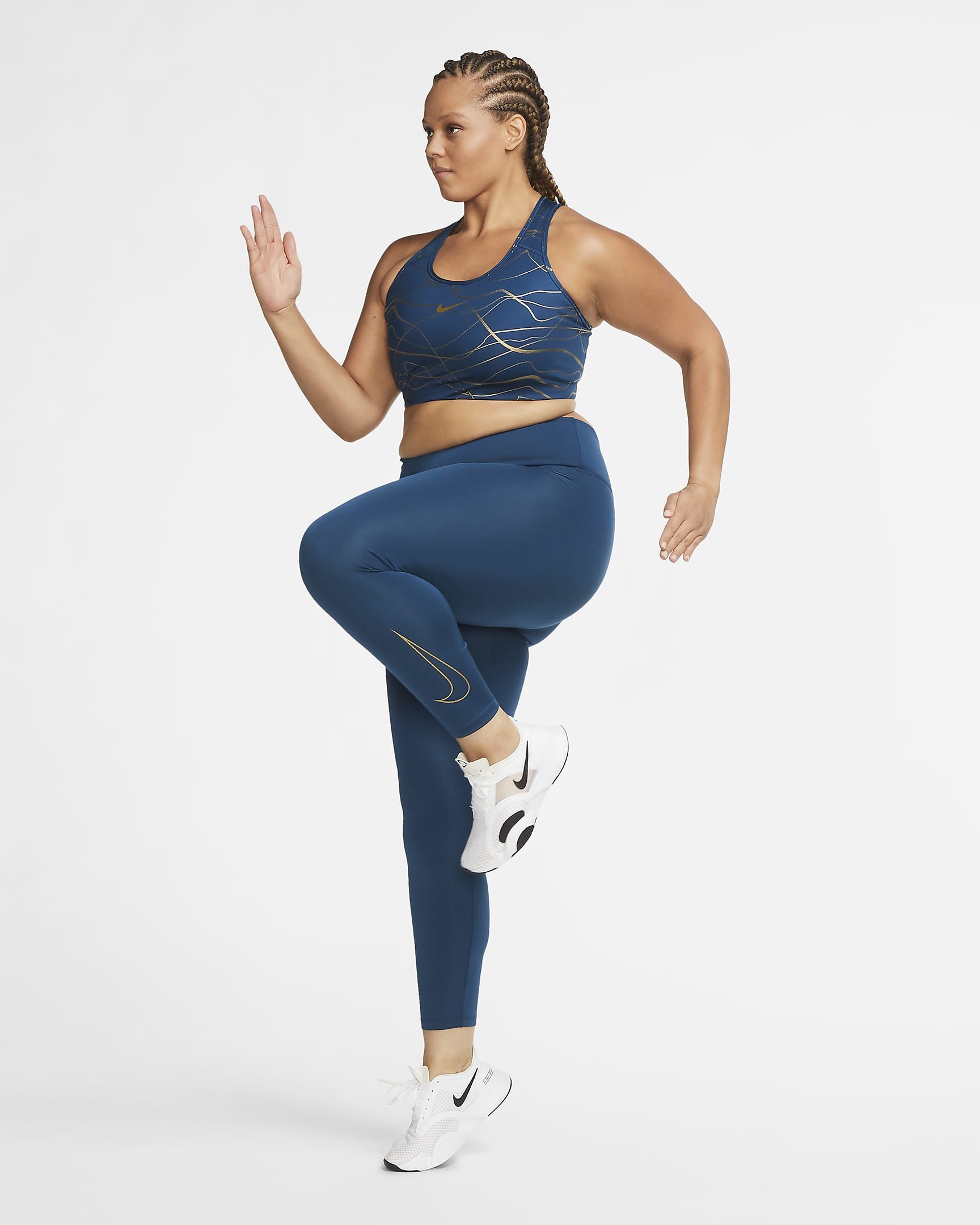 swoosh-icon-clash-womens-medium-support-sports-bra-plus-size-P9BmXx.jpg