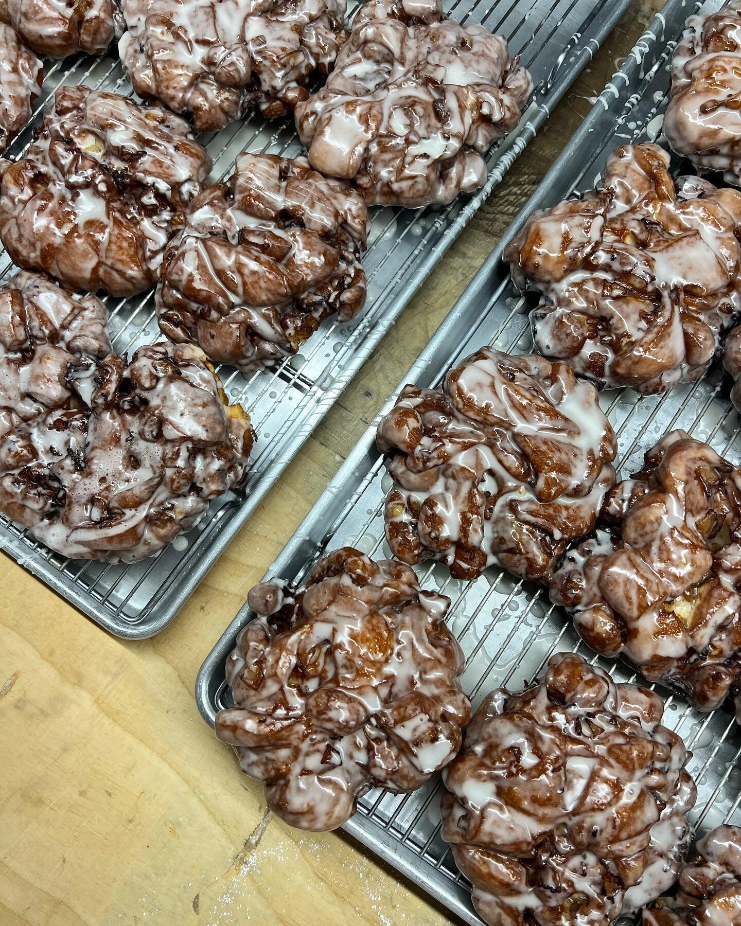 Get &lsquo;em while they last. Ron&rsquo;s #applefritters back on the menu for the fall. Saturdays only.