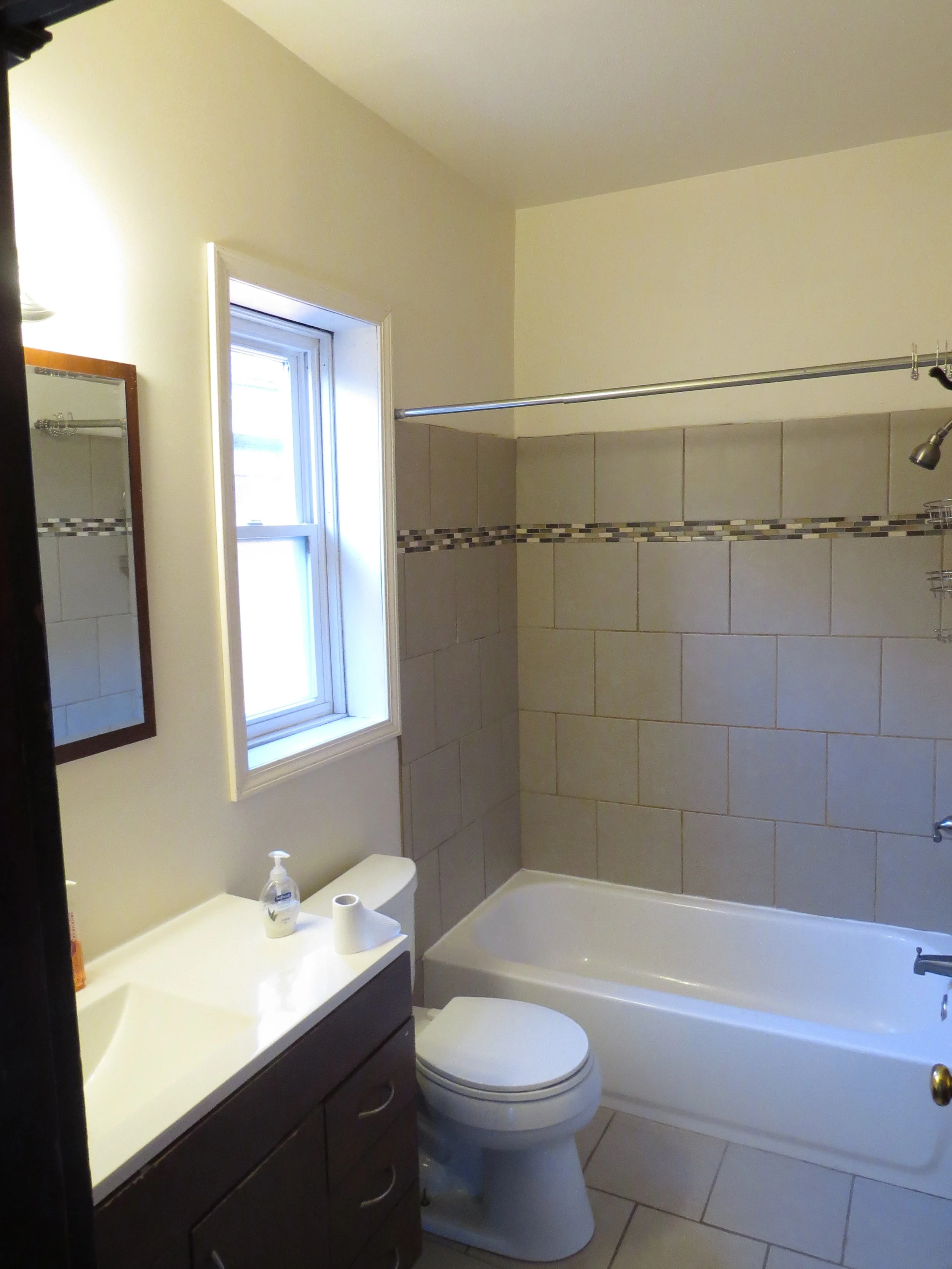 112 bathroom 1.JPG