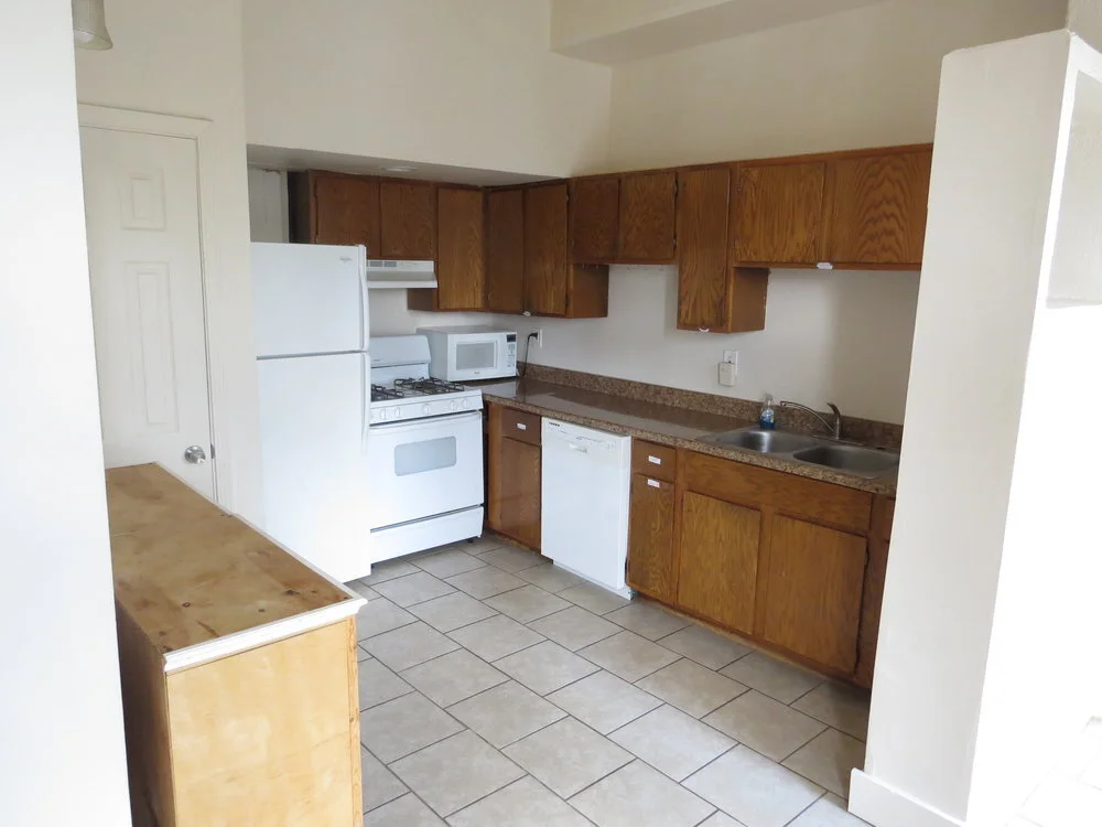 215+unit+2+kitchen.jpg