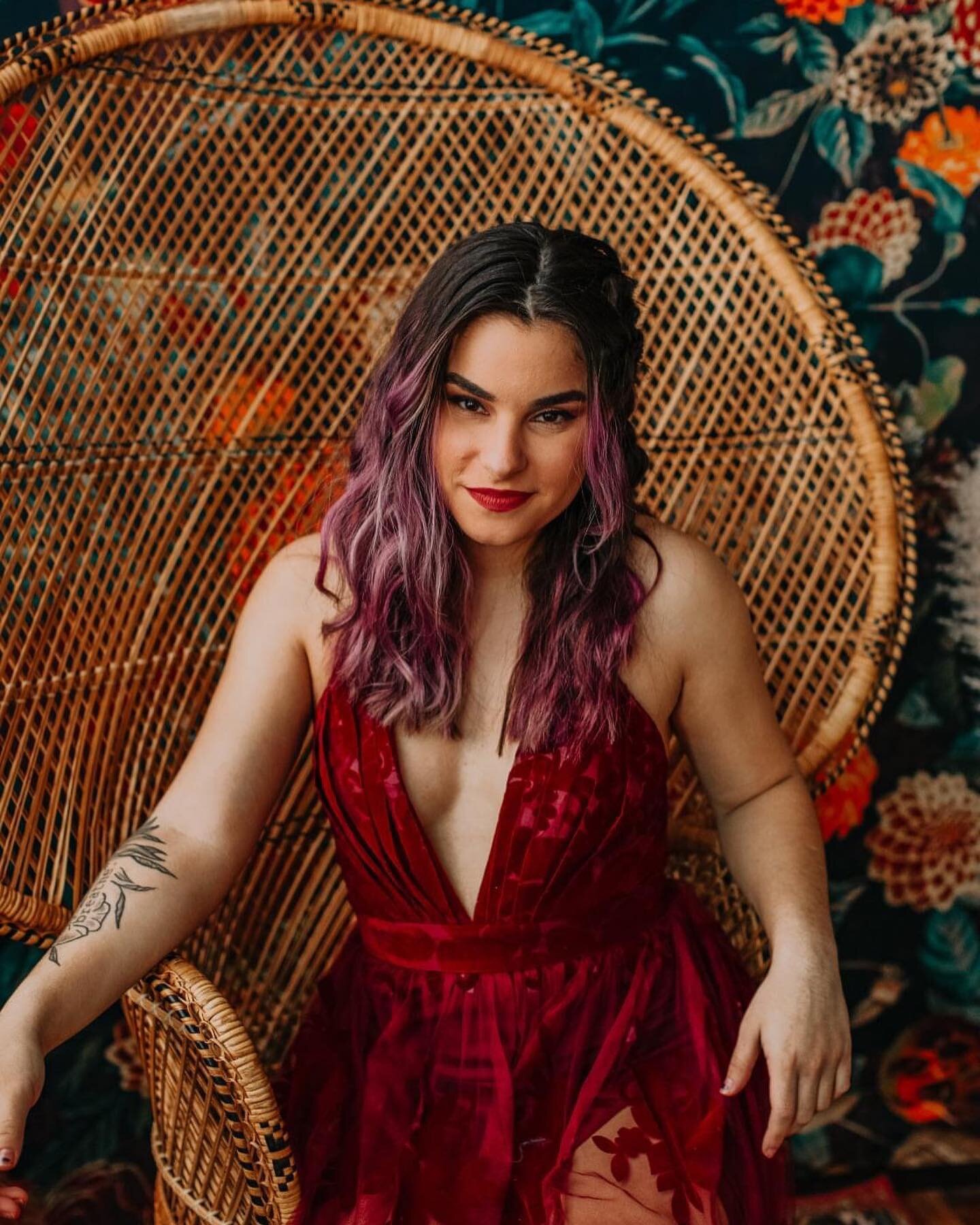 It&rsquo;s National Women&rsquo;s Day! Thought I&rsquo;d pop on here to say how beautiful every single one of you are and how POWERFUL you can be! Women rock. Let&rsquo;s keep empowering one another &hearts;️
Photo: @sarahgatesphoto 
Edit: @alexisann