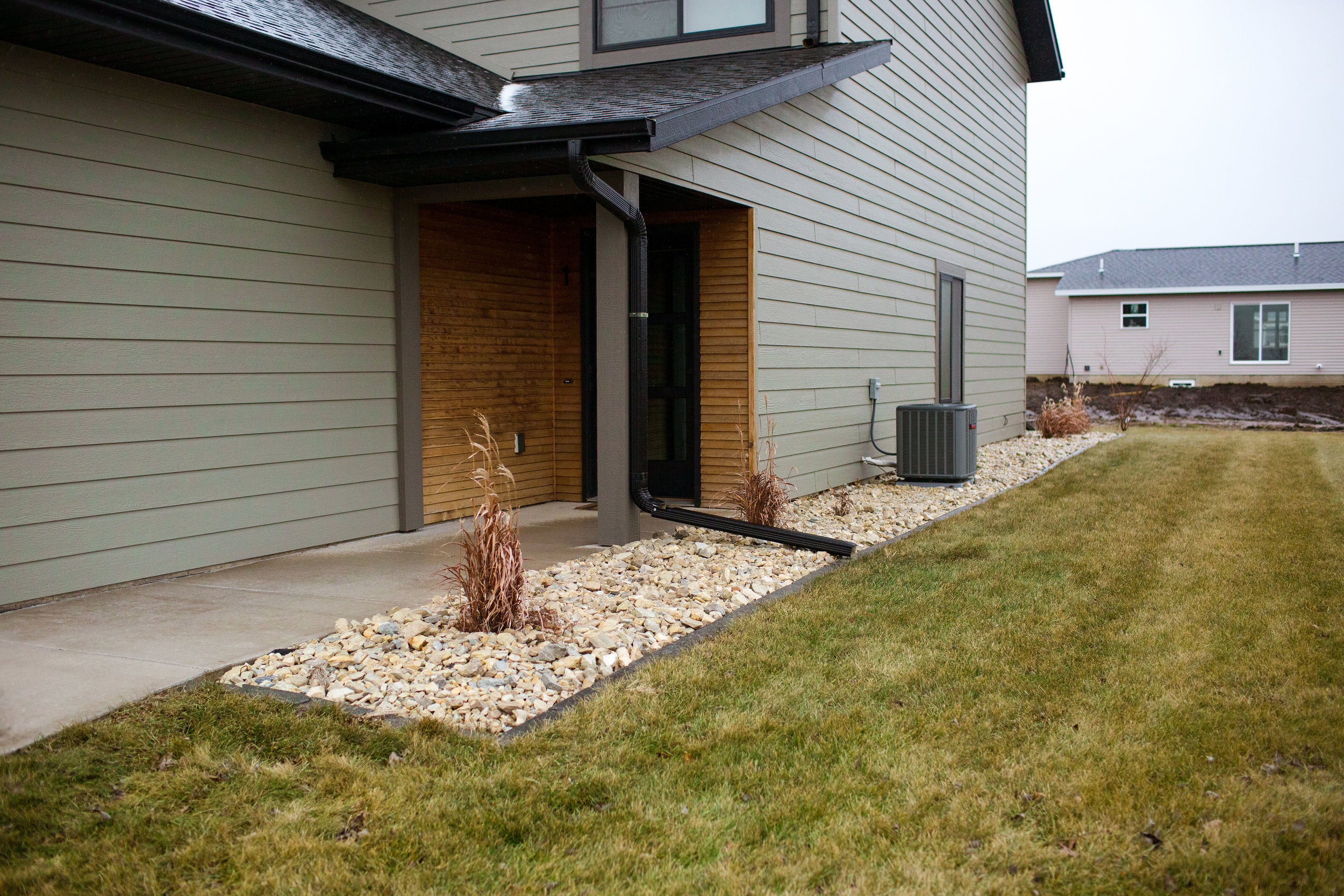 Sioux Center Townhomes Lanscape.jpg