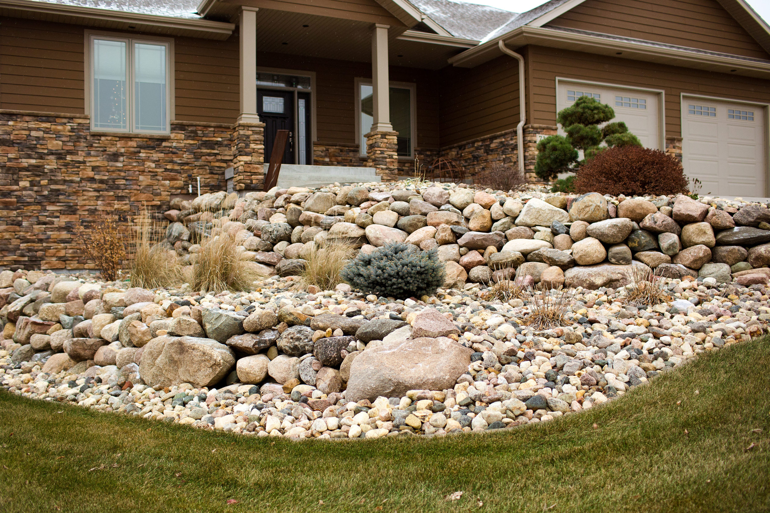 Boulder Retaining Wall Rock Valley 3.jpg