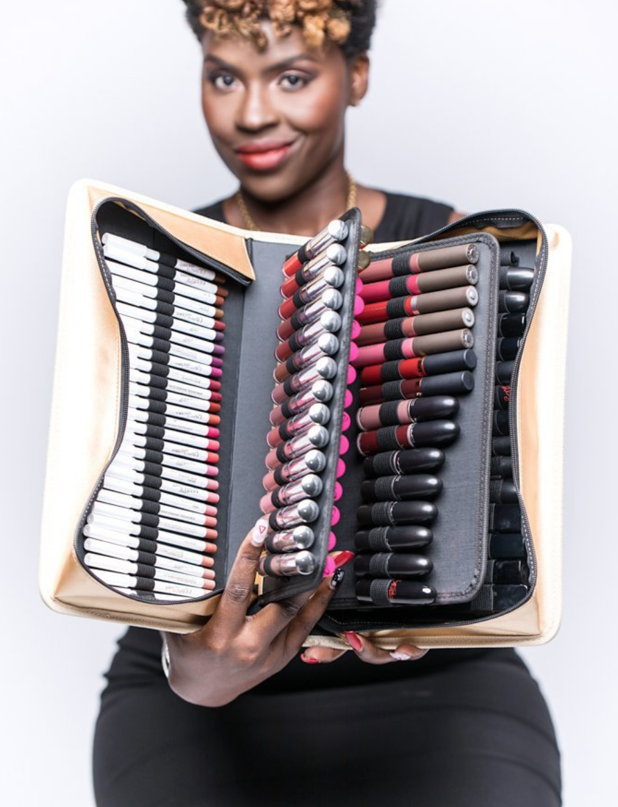 The-Makeup-Show-Elle-Harikleia5.png