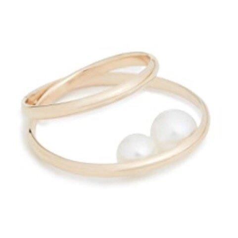 I'm always on the hunt for modern, architectural jewelry that has just a slightly edgy feel. This pearl ring completely fits the bill, and I rounded up a few other gorgeous pieces that make pearls modern over #ontheblog.
.
.
.
.
#jewelryfashion #jewe