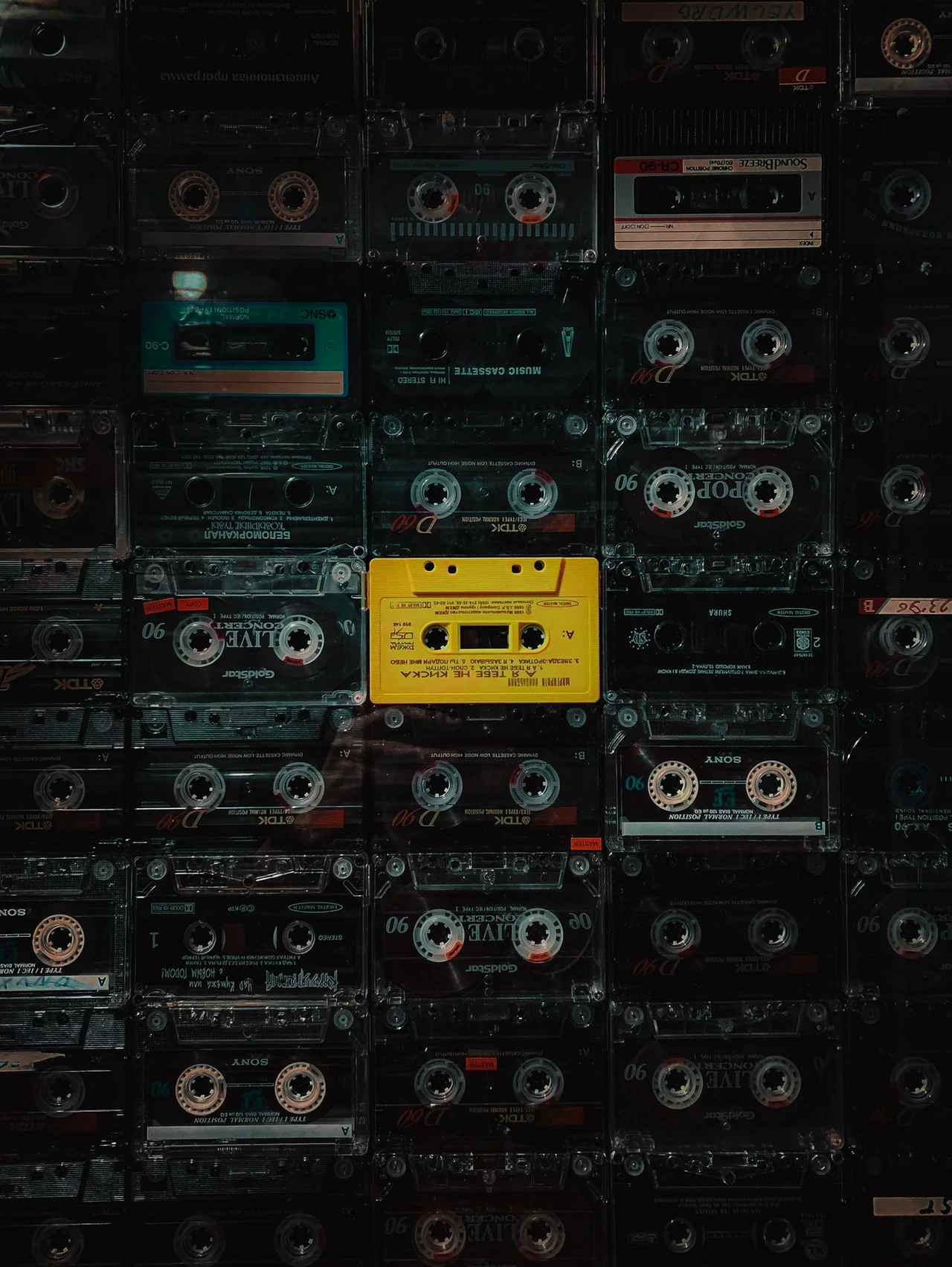 analog-audio-cassette-2796145.jpg