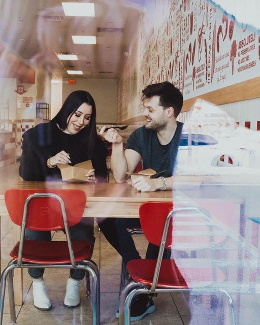 So you've got a Valentine this year, but you're on a budget. No sweat, sweetheart! Order pickup or delivery at prestofastitalian.com for a great meal that won't break the bank.
Photo: Brittany Bear Photography