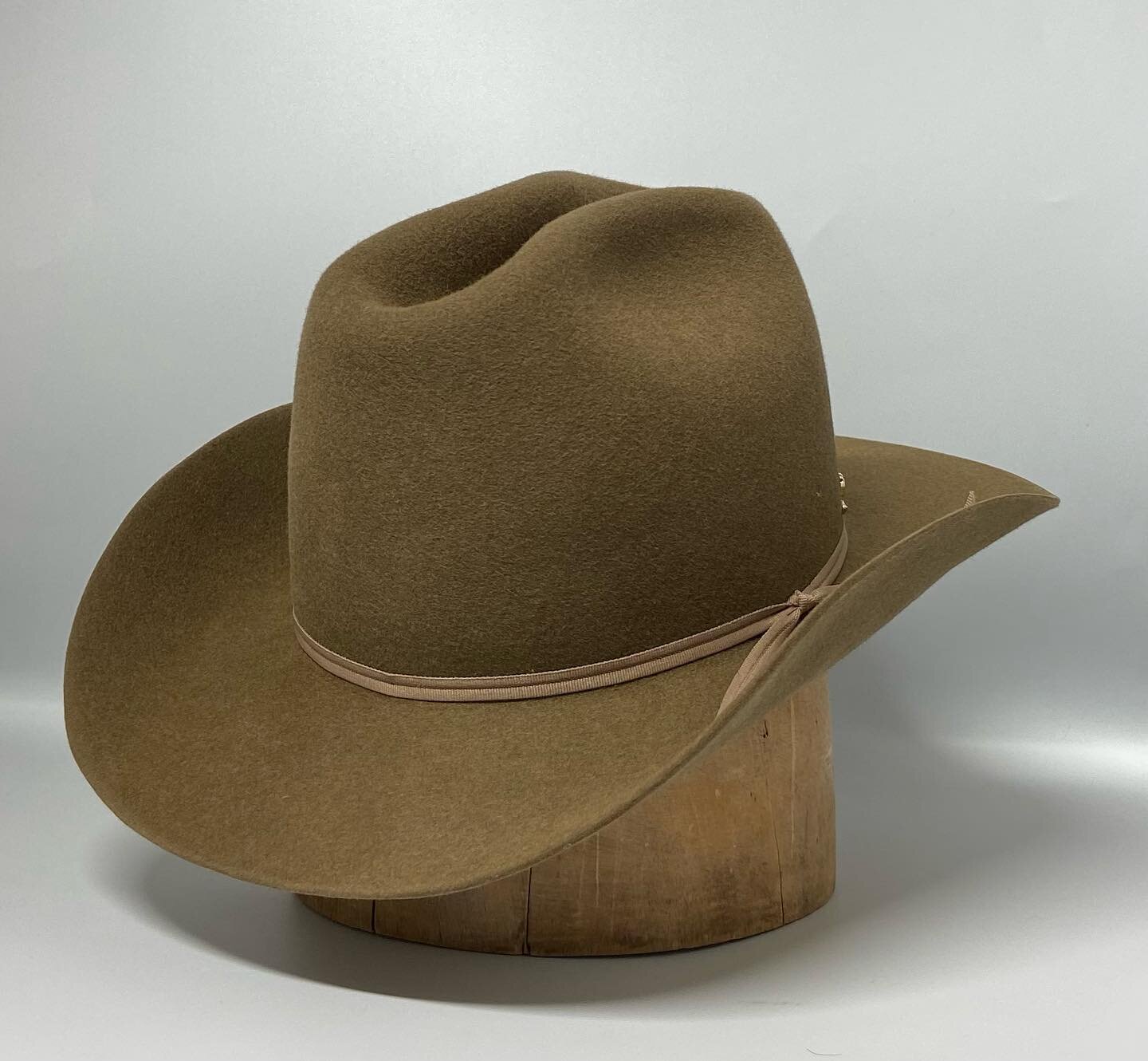 Giddy up

#bowmanhatco