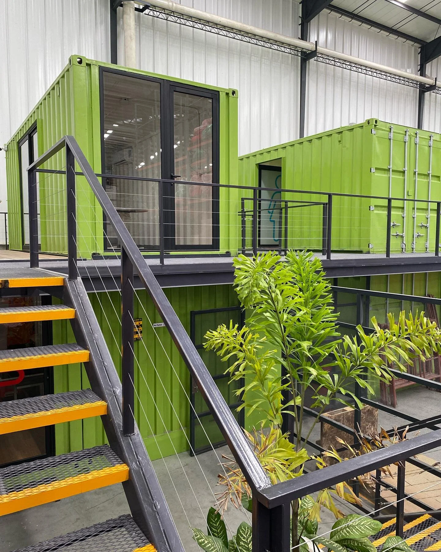 &Uacute;ltimos detalles del proyecto de oficinas con contenedores

#architecture #arquitetura #archdaily #archilovers #dise&ntilde;o #arquitecturaydise&ntilde;o #construction #shippingcontainer #recycle #industrial #industrialdesign #officedesign #co