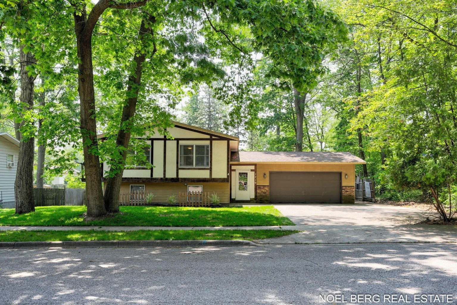 1710 Dykhouse Ave. Grand Haven, MI 49417 $339,900