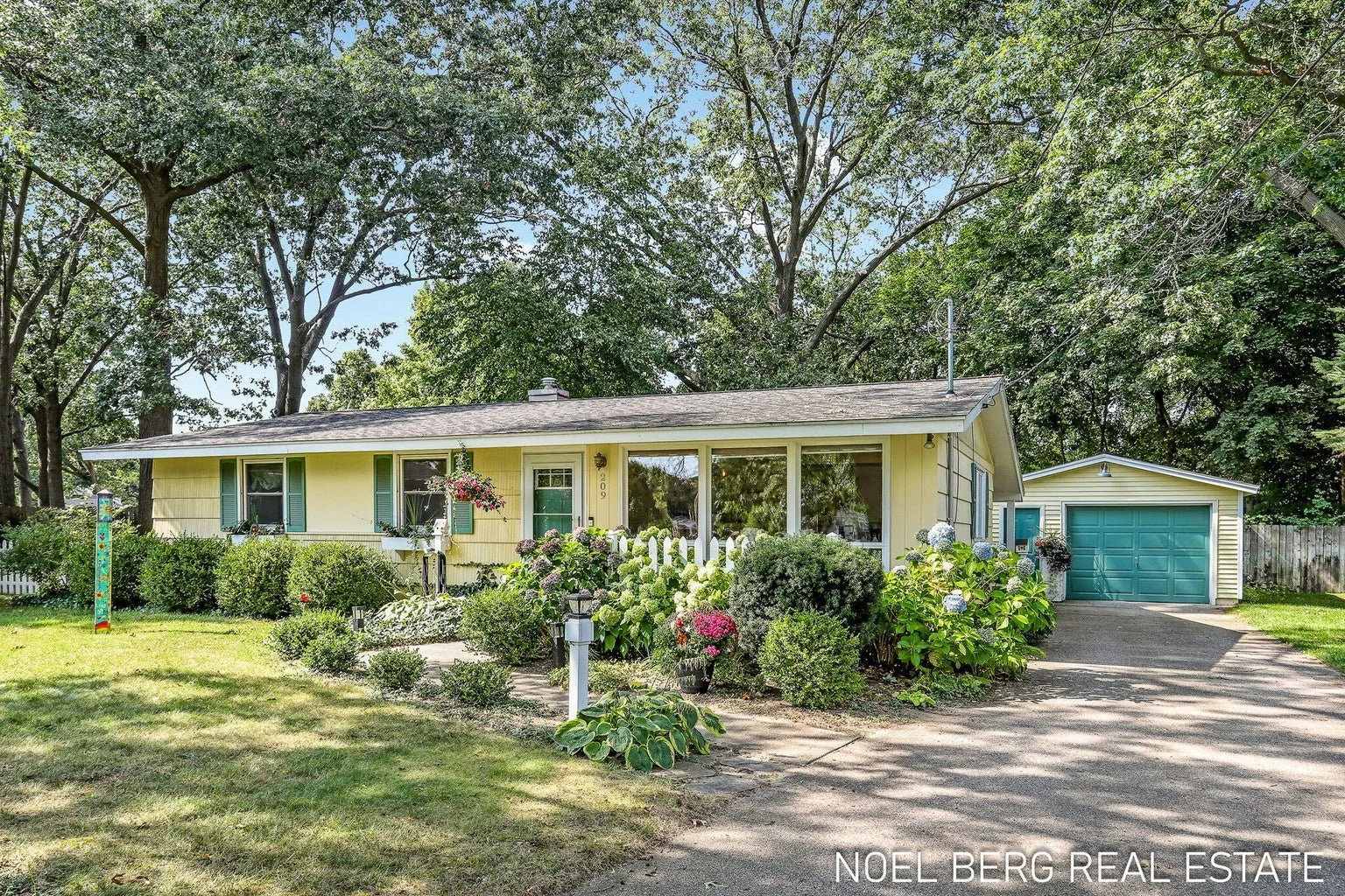SOLD! 209 Douglas Court, Spring Lake, MI 49456	 $369,900
