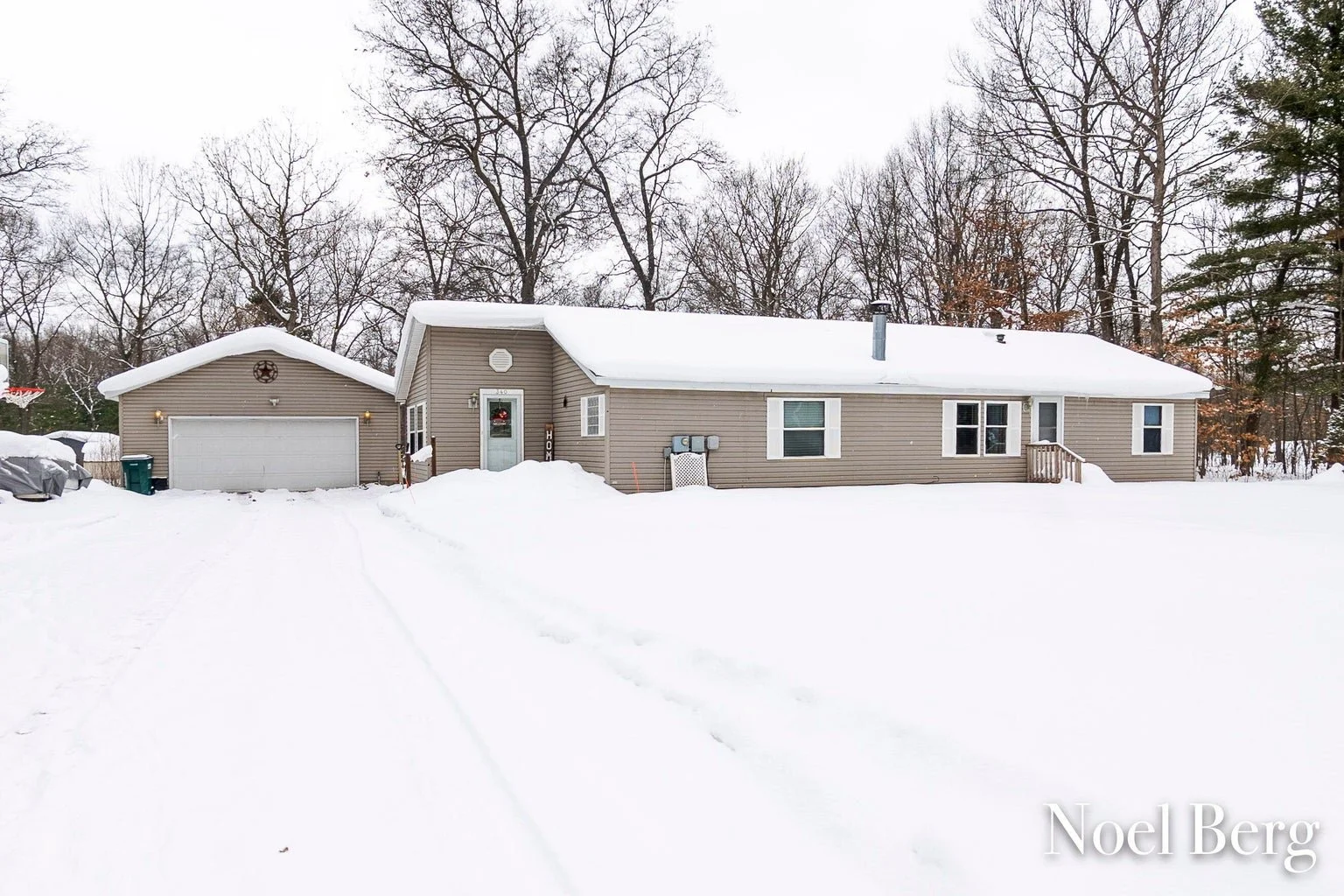 340 E River Road, Muskegon, MI 49445	 $274,900