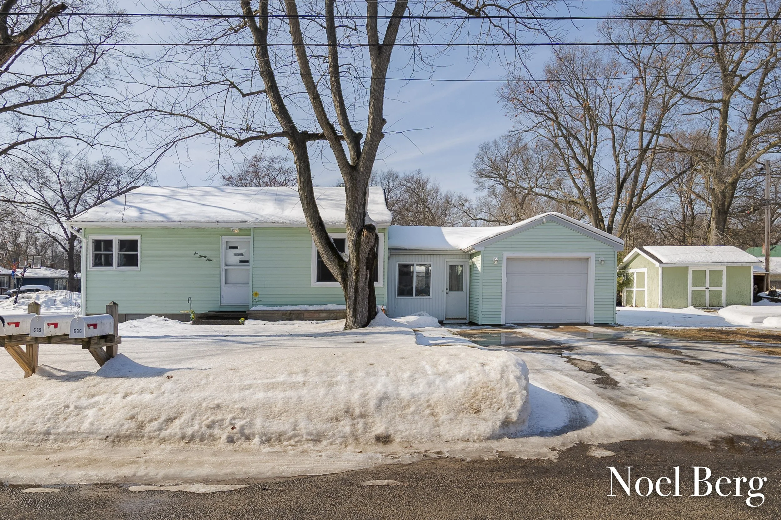 639 Carlton Street, Muskegon, MI 49442	 $219,900