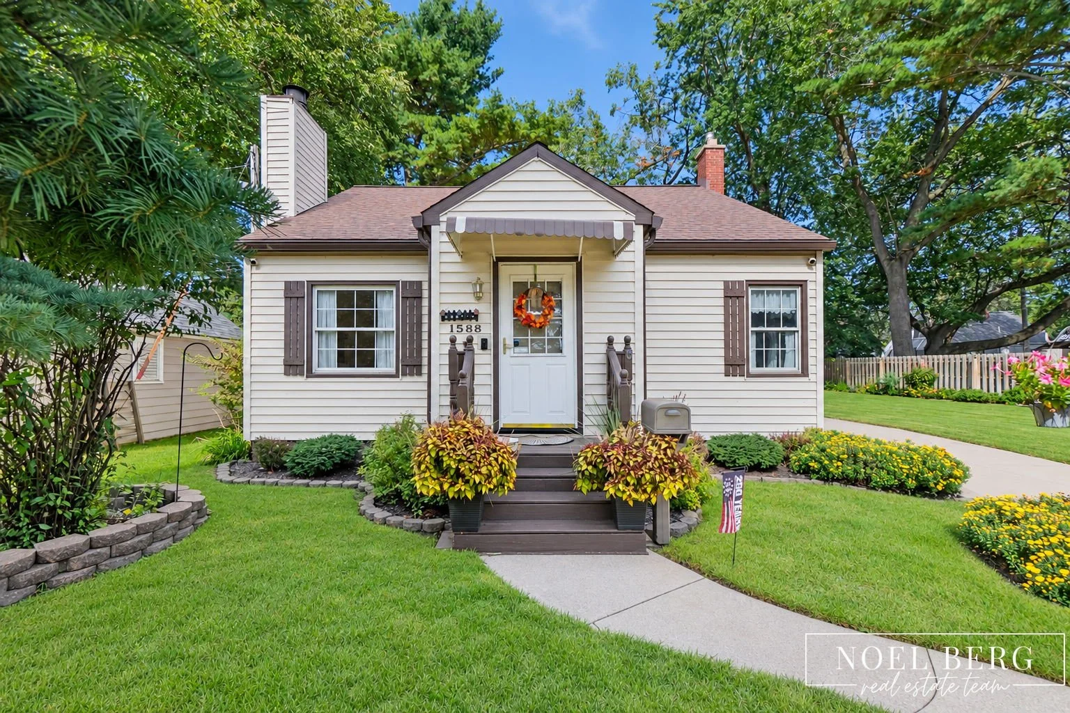 1588 Montague Avenue, Muskegon, MI 49441	 $279,900