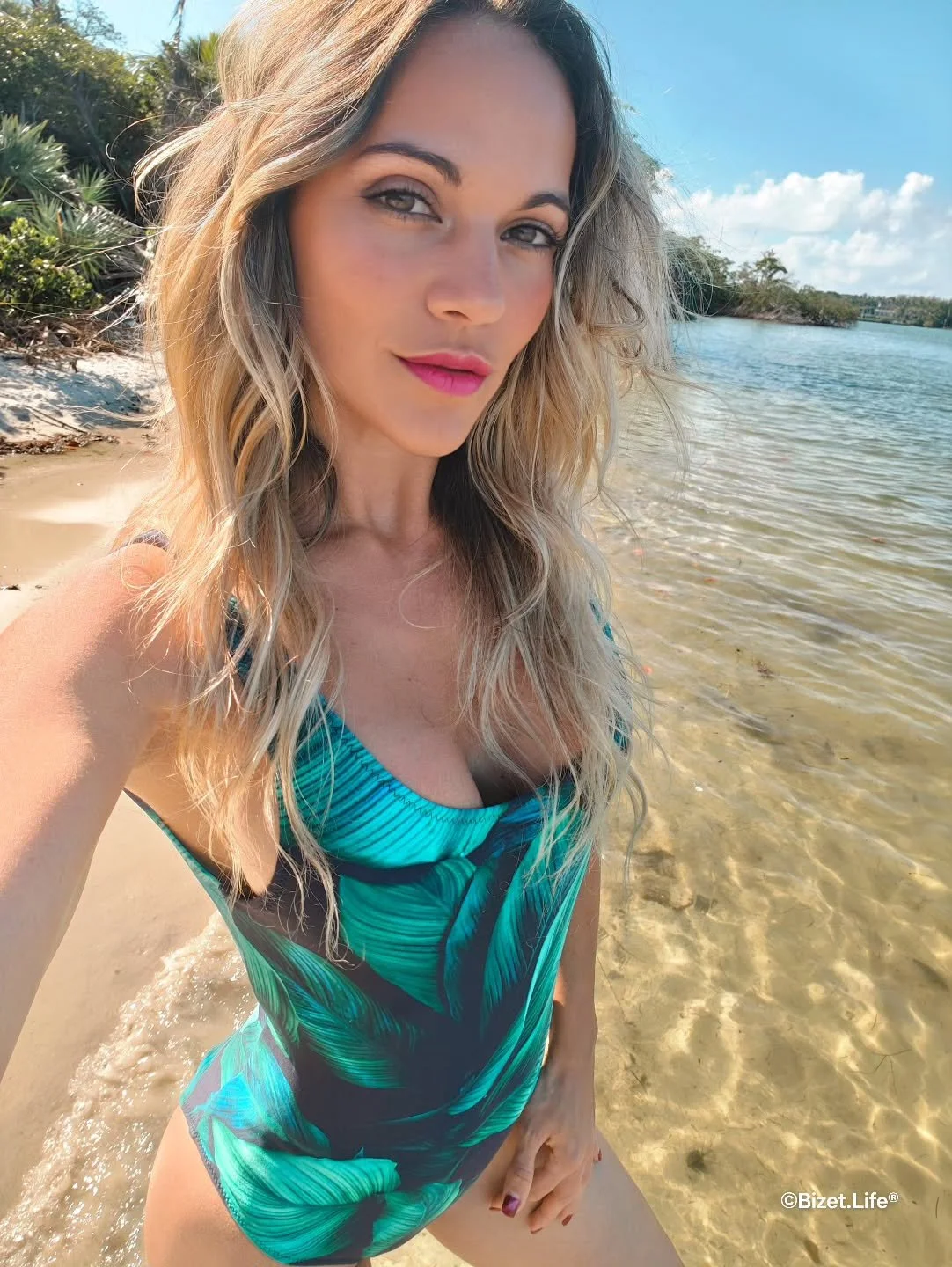 Heading for a winter getaway? You NEED this recycled, eco-friendly swimwear.  Perfect for the beach, the pool, and feeling fabulous!🌊✨ #saturday #25offsale  #green #breathoffreshair #bikini #GetBizet25 #recycled #plastic #swimwear #citylife #gym #be