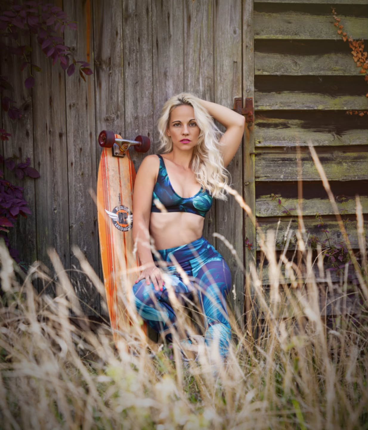 Feeling like a total breath of fresh air in this incredible sports bra and leggings set! 🤩 Ready to conquer spring with Bizet.Life! 🌸 What are your go-to spring essentials? Let me know! 👇✨ #BizetLife #leggings #workout #healthylife #supportlocalbu