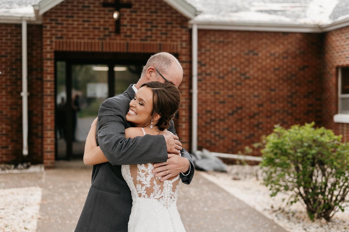 Such a fun wedding in South Dakota a few weeks back! Congrats to Shelby &amp; Talon 🥂