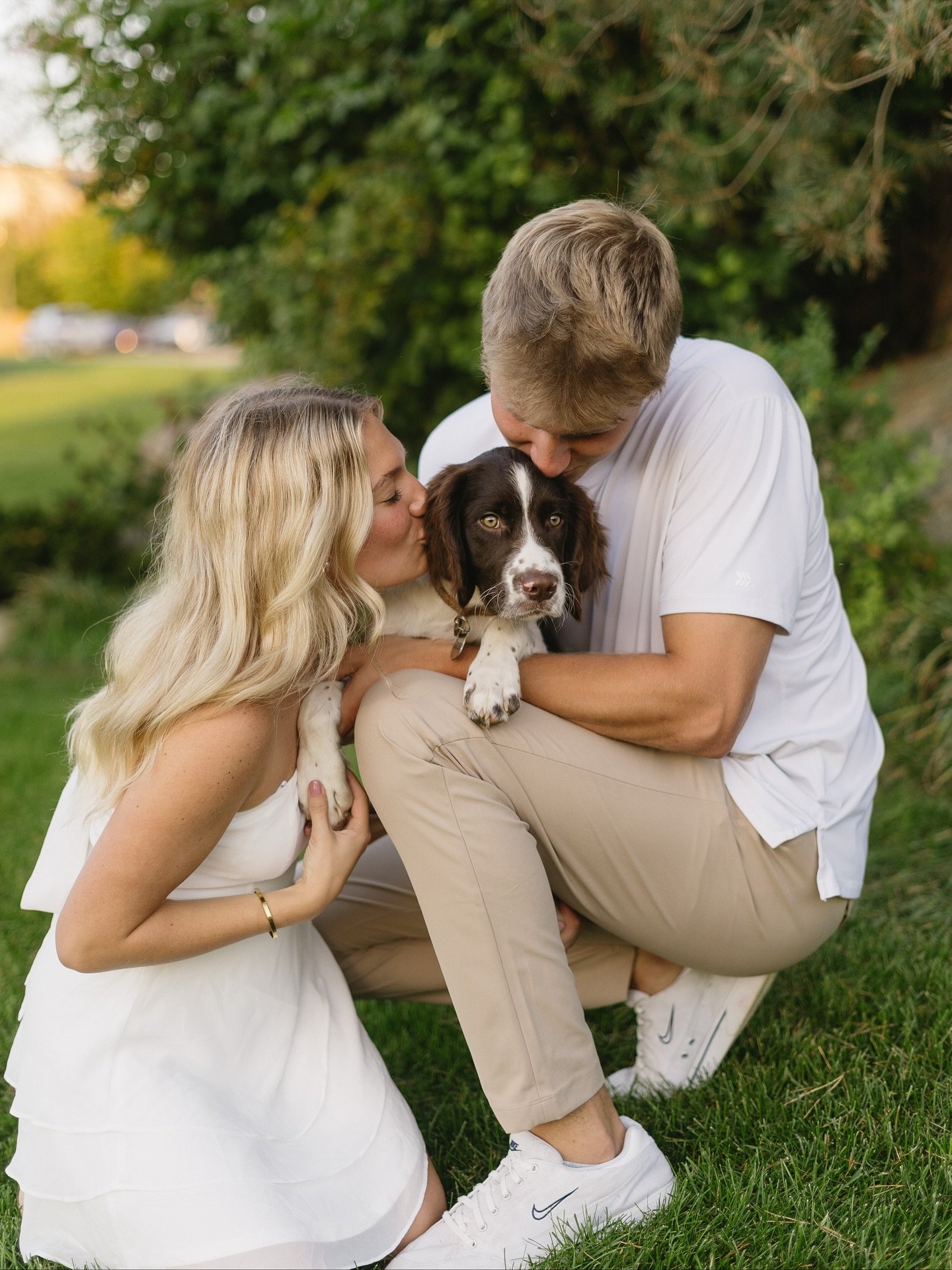 New puppies are MORE than welcome at your engagement session 🐾  such a fun shoot with Kara, Dylan, and Gander!