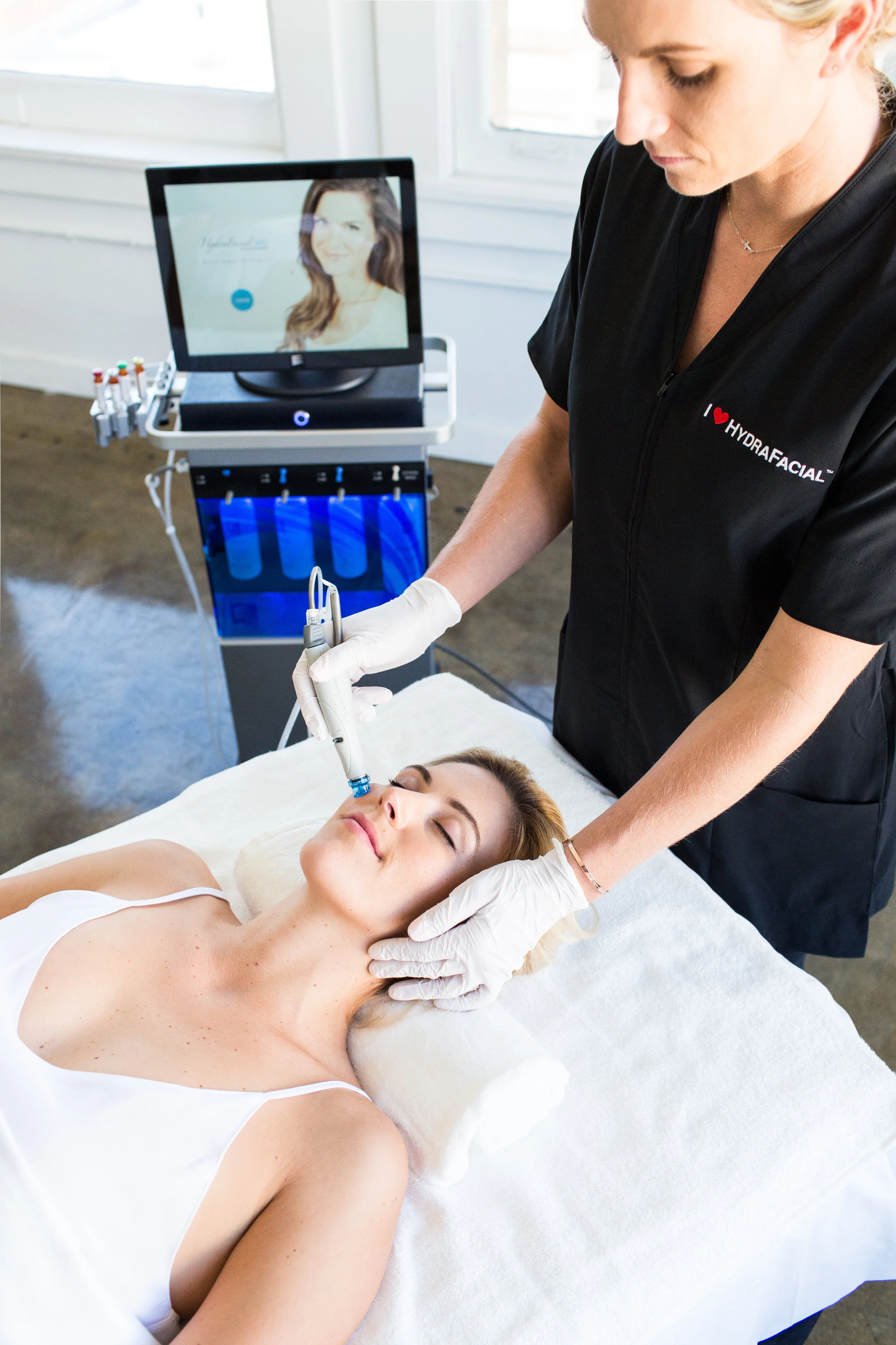 Hydrafacial2.jpg