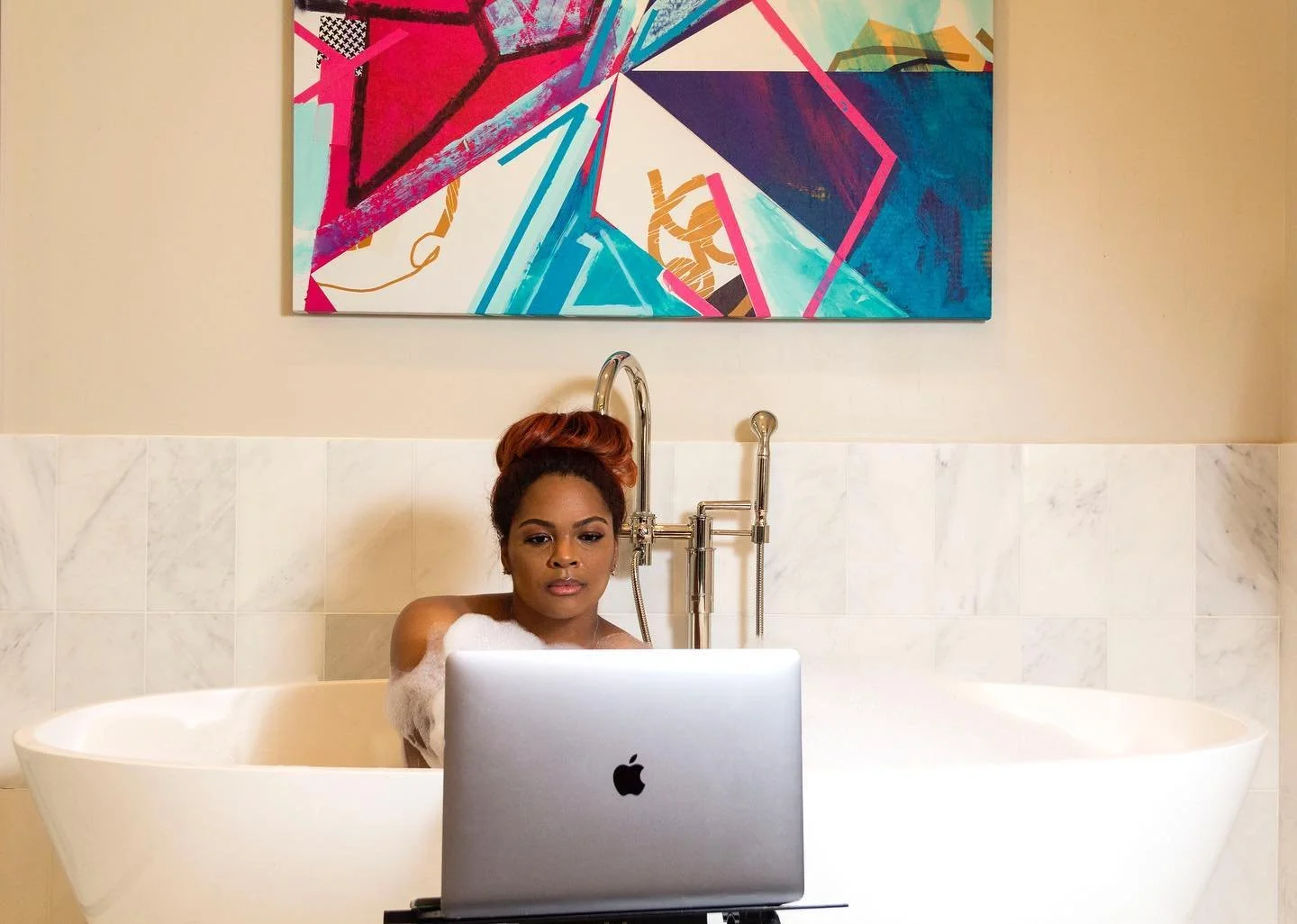 The “self-care” boss...
The work will get done, but it will not stress her.
•
•
This was probably the look we had the most fun with for the “Boss Vibes” shoot! We pushed out of our comfort zone, and helped make magic