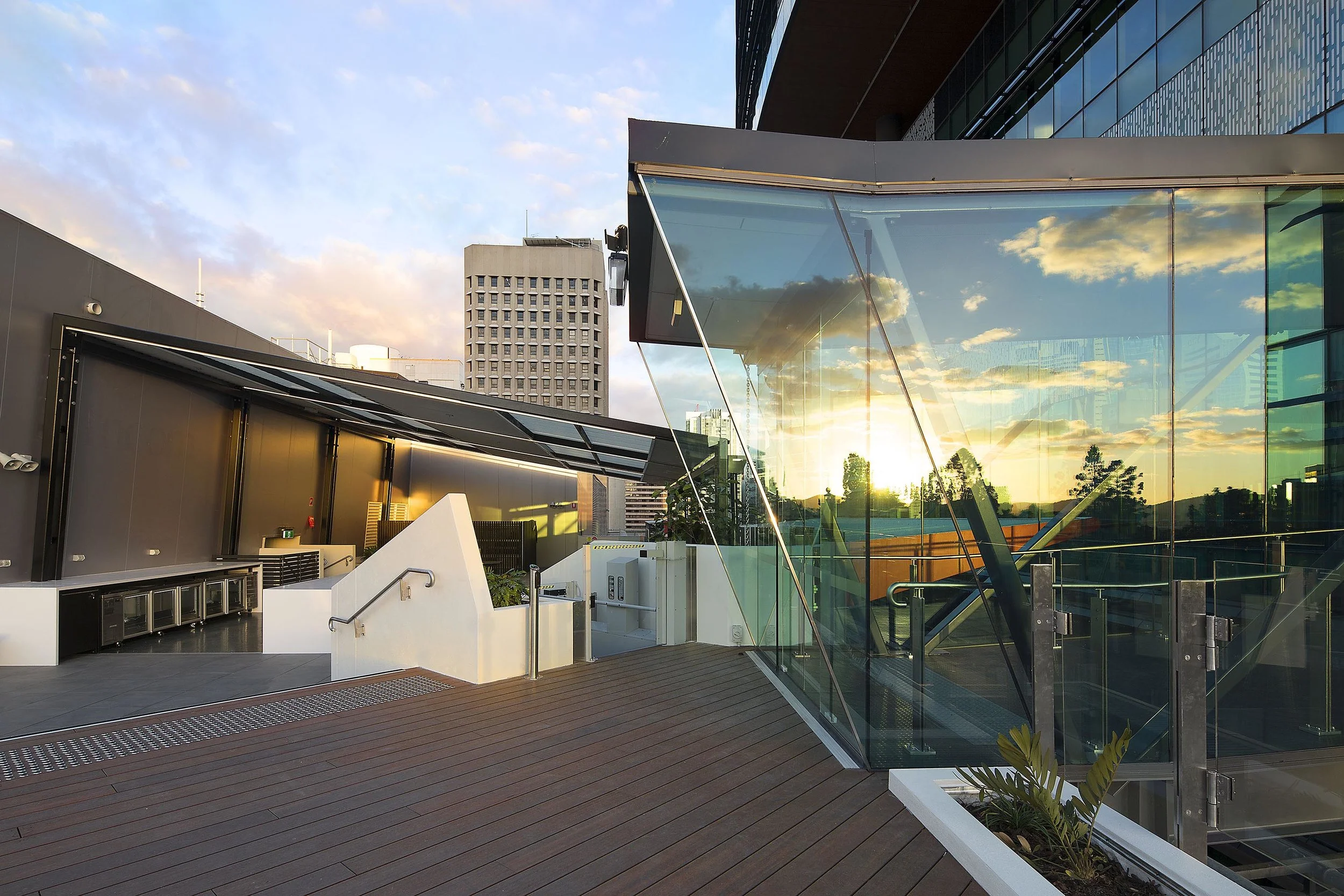 MODE Design Exclusive Subtropical Rooftop