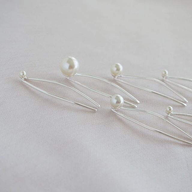 . G E O R G I A . 
I&rsquo;m so excited to introduce you to my @swarovski pearl hair pin set of 7 🤗 I&rsquo;ve been dreaming of making these for too long now and couldn&rsquo;t hold off any longer 💫 Available in 21k gold or silver plate, handcrafte