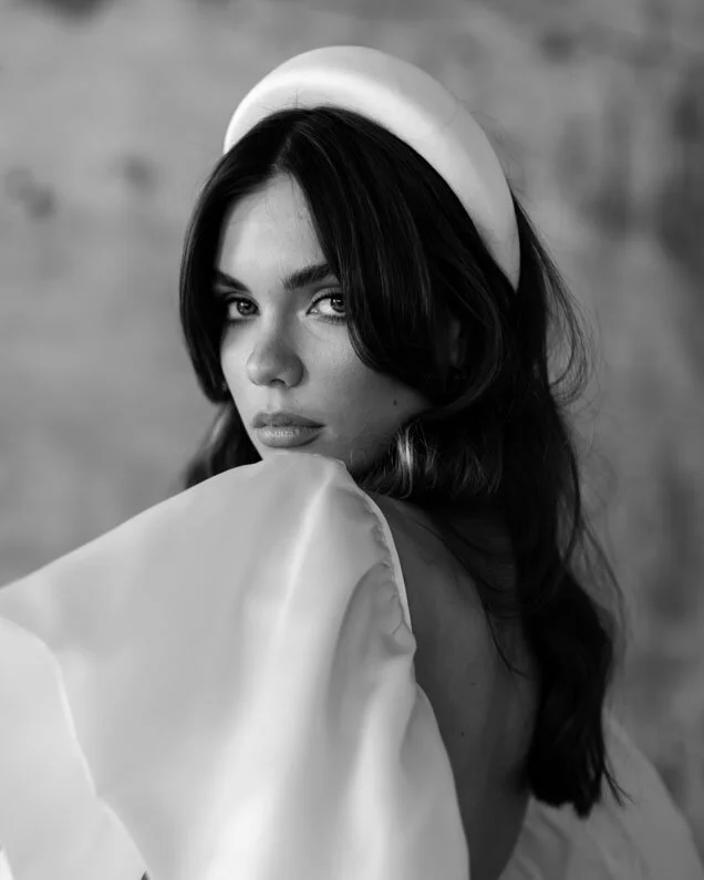 zara-hb-model-side-bw-lr.jpg