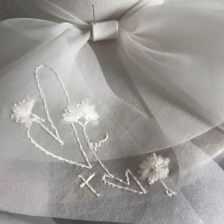 embroidery-jenna-bw-5-square.jpg