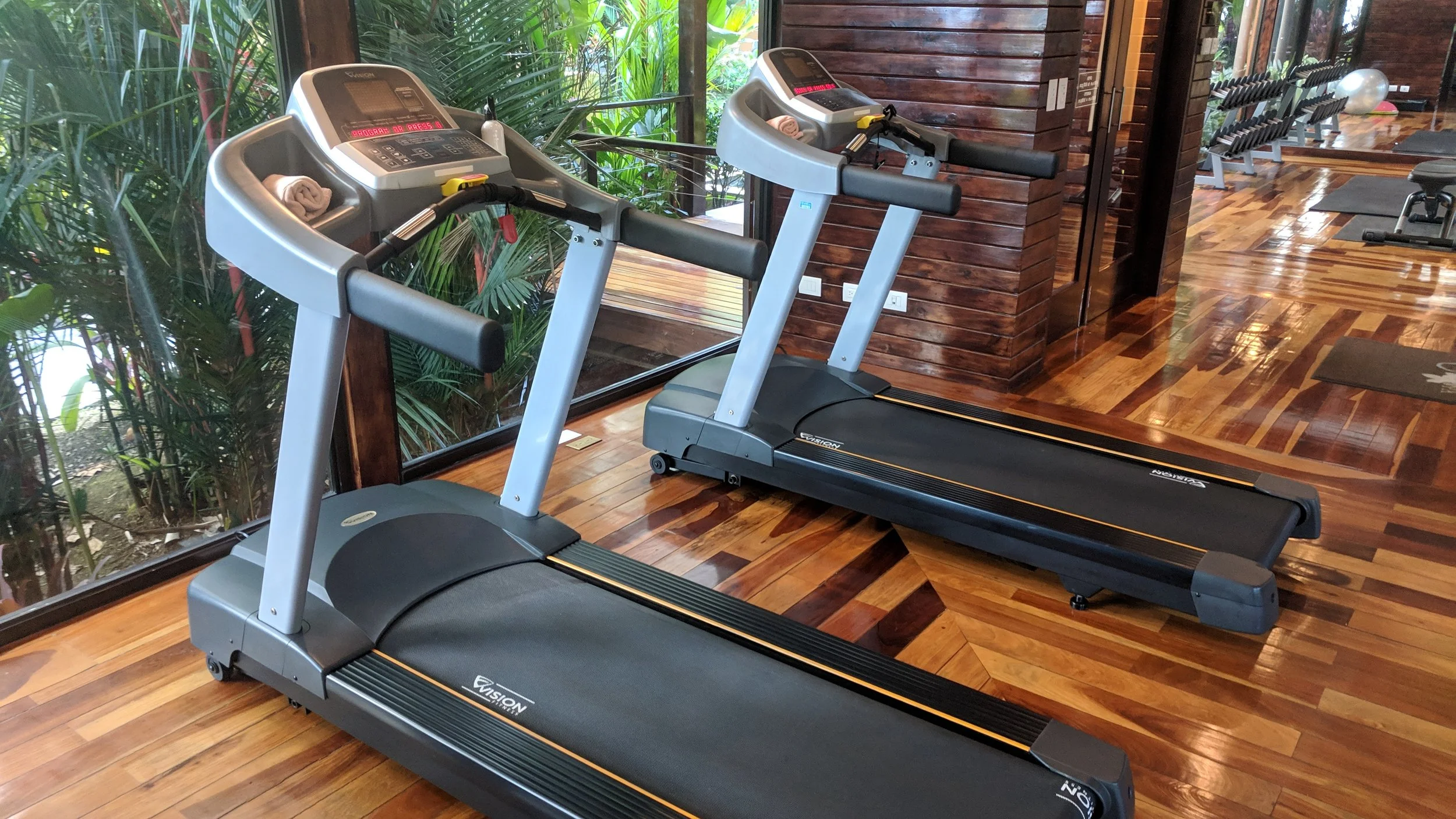 The machines weren’t the most advanced, but they were in great condition and well maintained. They also all came with a towel already on them and cleaning supplies (it was all very clean). There was also cold water in a fridge nearby.