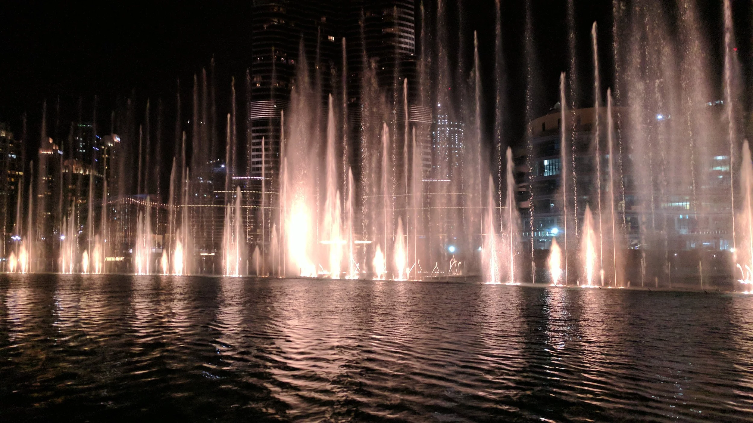 Dubai Fountain (5).jpg
