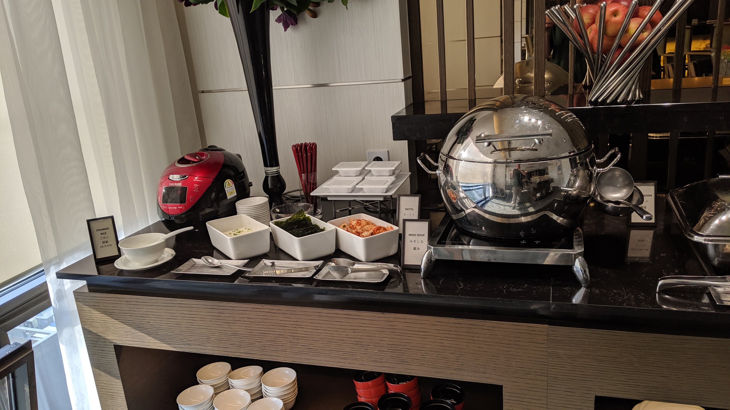 Lounge Breakfast