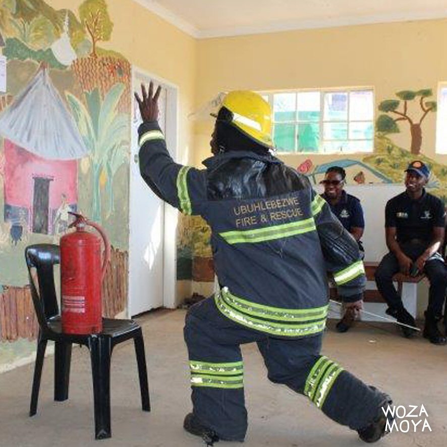 At Woza Moya we had a fire workshop hosted by the Ubuhlebezwe Disaster Management team. Our staff and community members increased their fire safety skills through interactive sessions and practical demonstrations. We all gained valuable knowledge on 