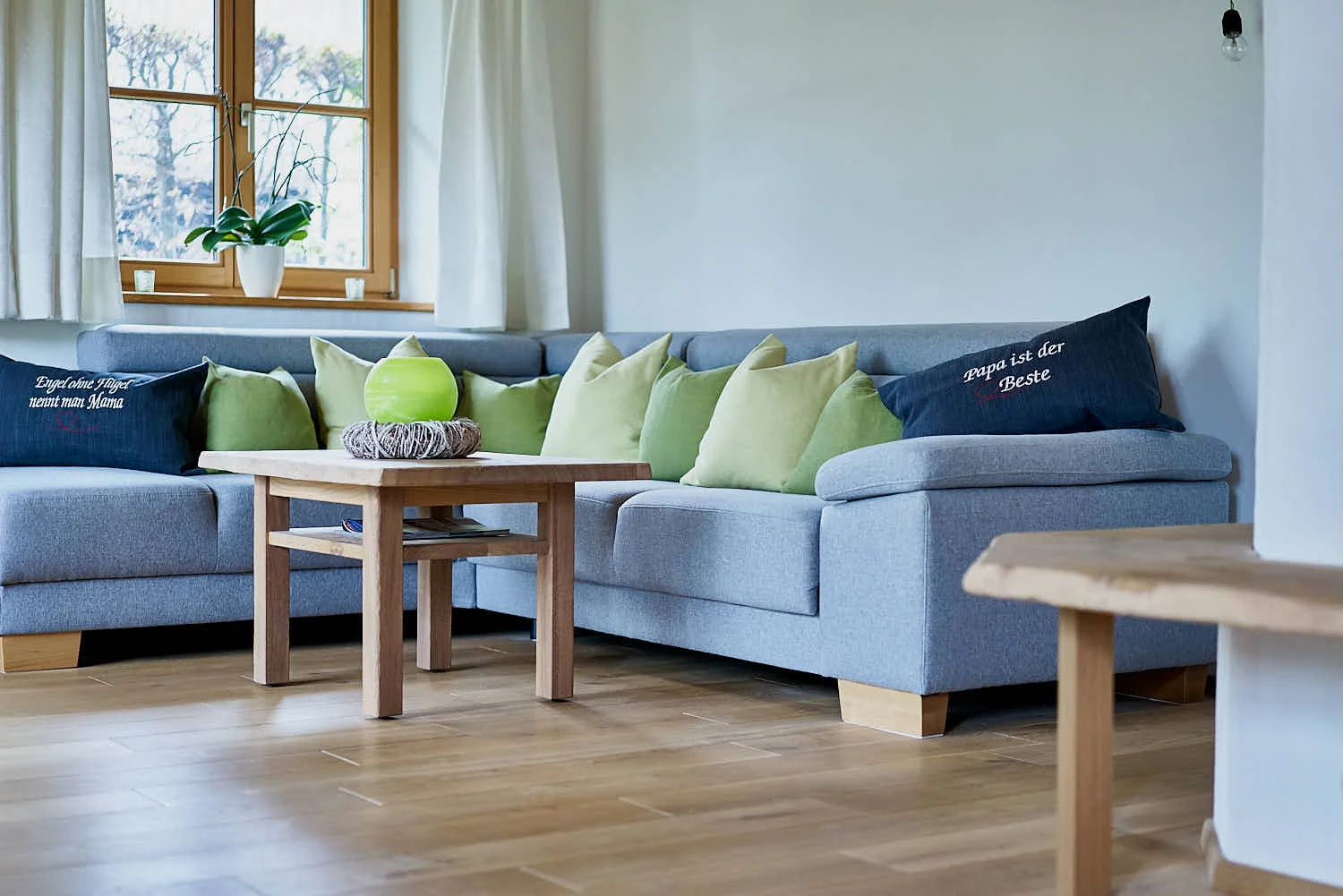 schreinerei-andreas-gerg-wohnraum-altholztisch.jpg