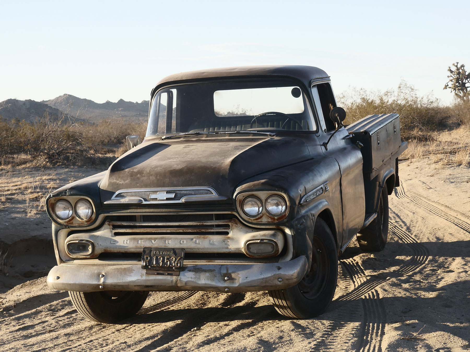 P1130163-1958-Chevrolet-Apache.jpg