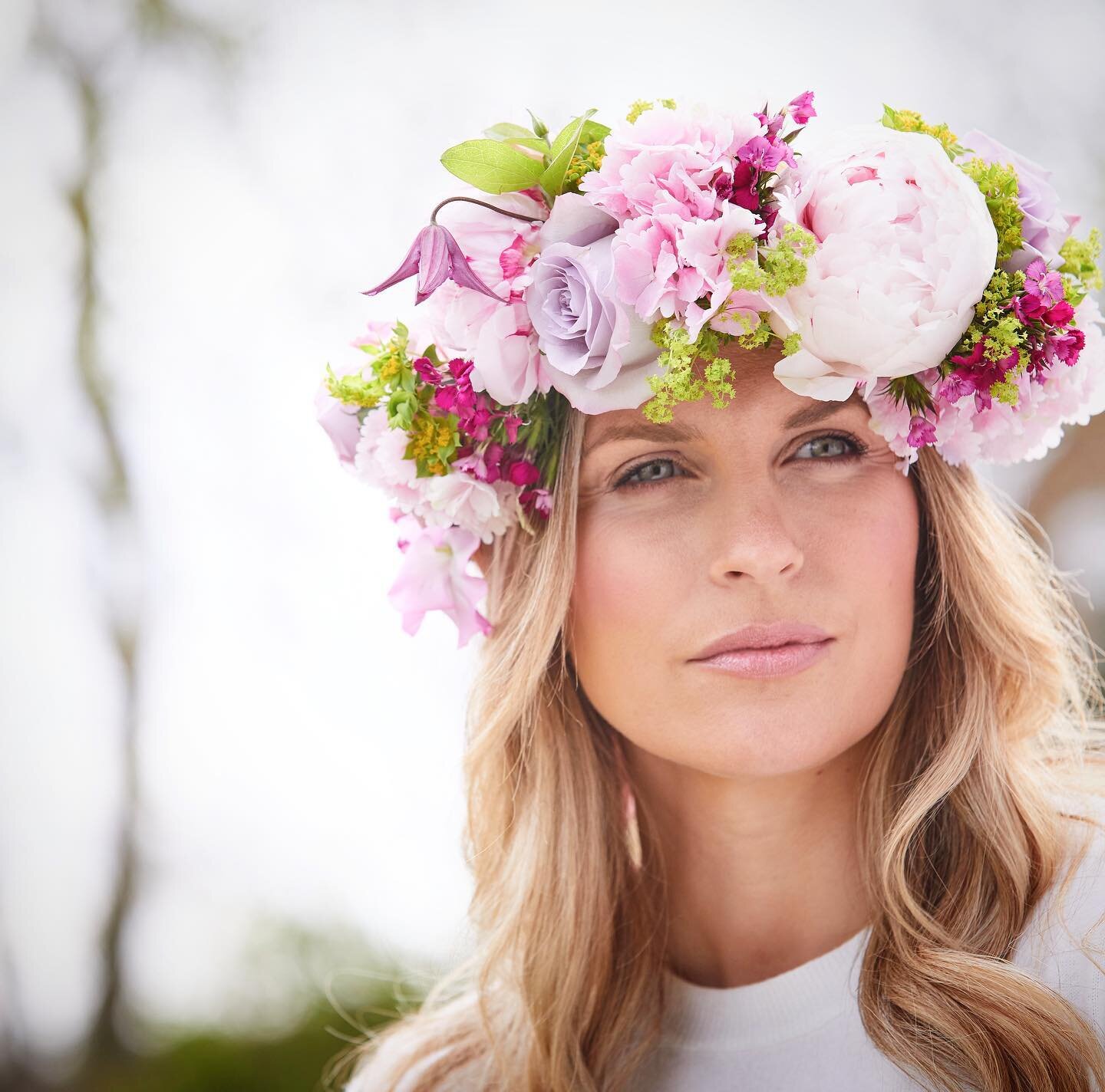 Wearing a flower crown at Chelsea Flower Show this week?
#chelseaflowershow #chelseainbloom #lifestylephotography #flowercrown #modelshoot #advertisingphotography