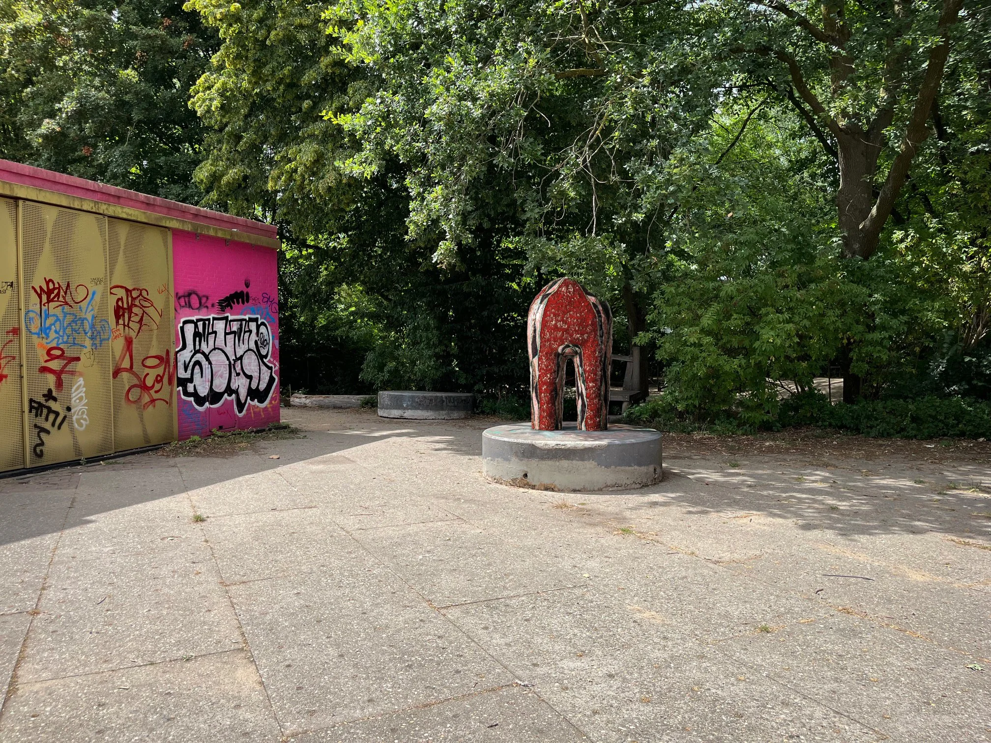 Child Abuse Monument / Kindermisbruik Monument in Noorderpark
