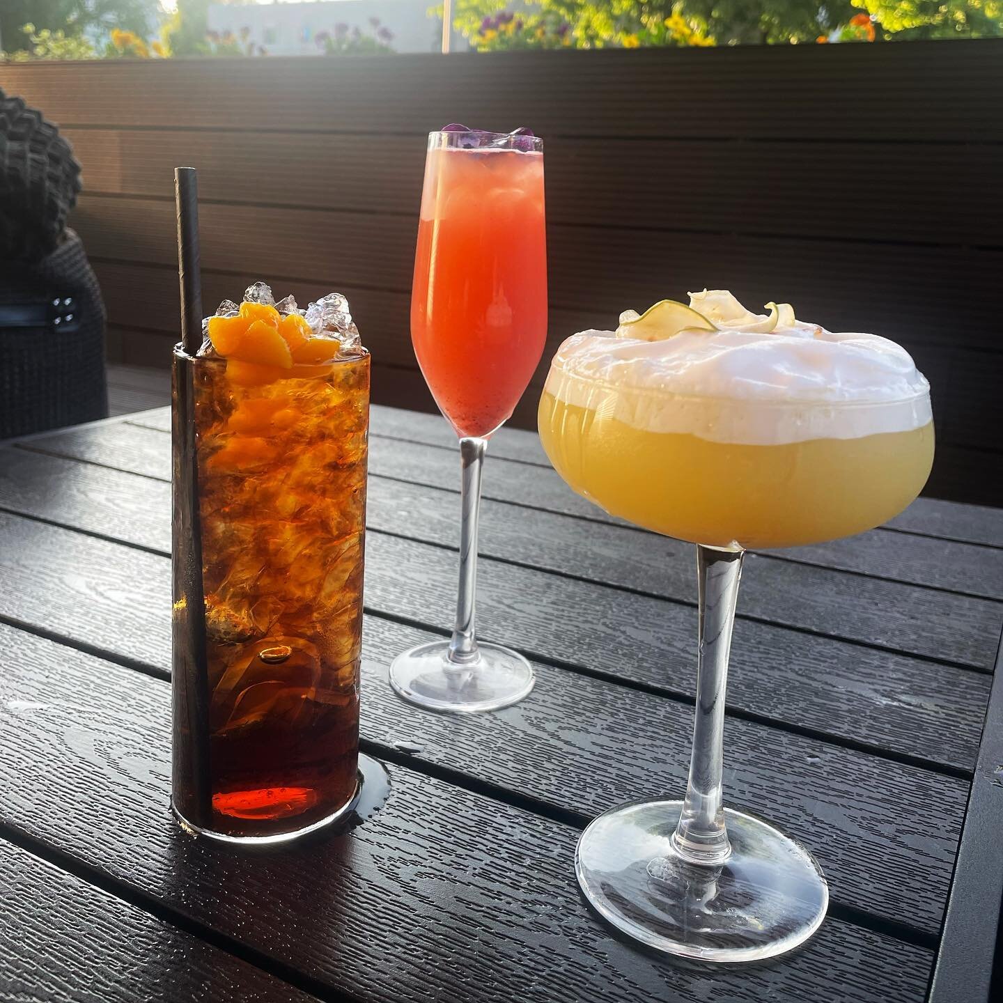 World Cocktail Day has arrived! 

To celebrate we have launched some new drinks! 

- The Honey Apple 
- Square Peach Tea 
- Gariguette Strawberry Fizz 
 
Just in time for the sunny weather ☀️
.
Book early to avoid disappointment! 
www.squarerestauran