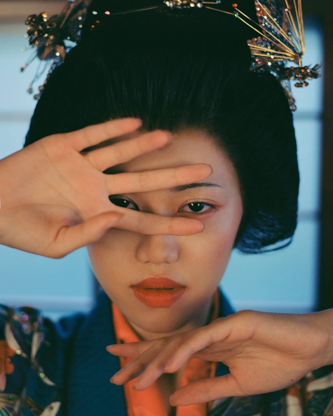 AIR OF MISTERY - An Editorial by Anouk Brouwer