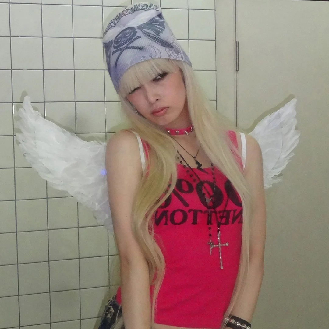 MOMENTEL: The Fallen Angel of Fashion