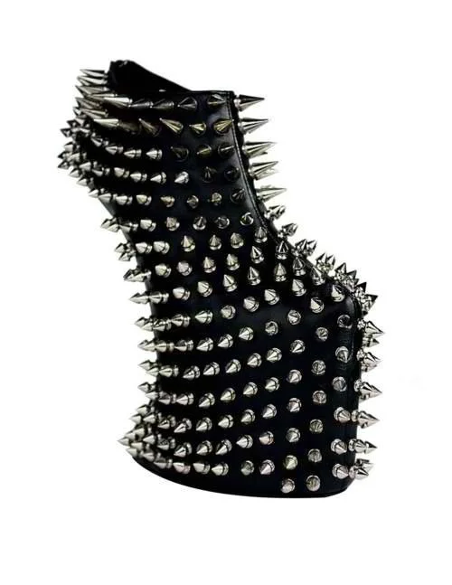 BEAUTIFULLY BIZARRE - A GATA GUIDE TO ODD SHOES