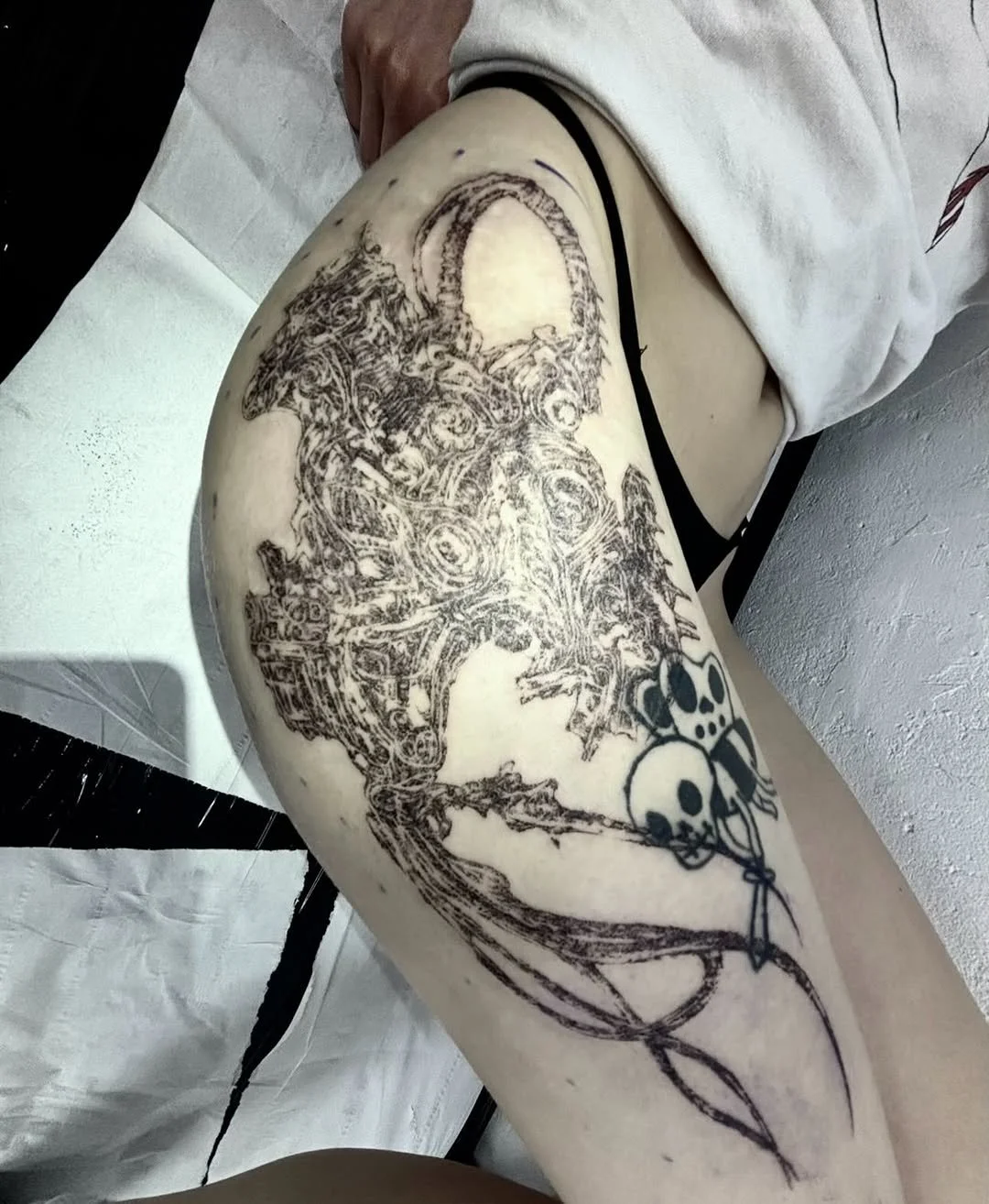 Done@Berlinnnn London book in for July 📲🫂💋.jpg