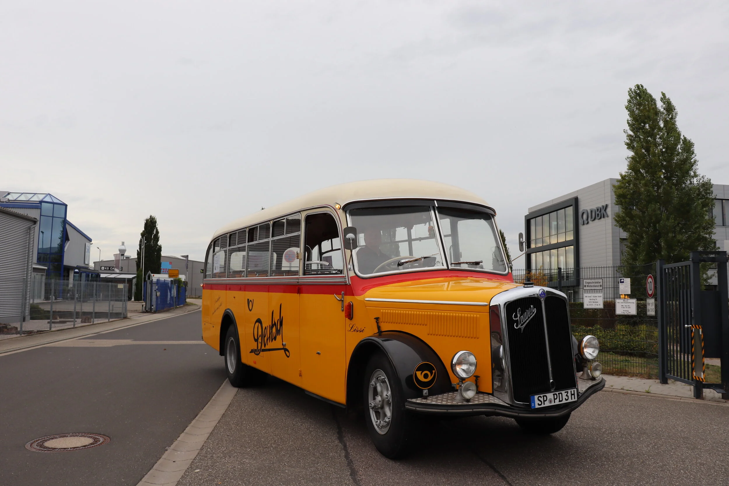 Im historischen Postbus auf den Spuren der Geschichte – DBK Teambuilding der anderen Art