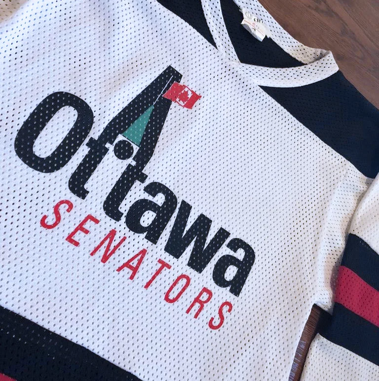 In 1992 the Ottawa Senators returned to the NHL. Although this logo was never used in an actual game, it remains a ‘Throwback Thursday’ fave.