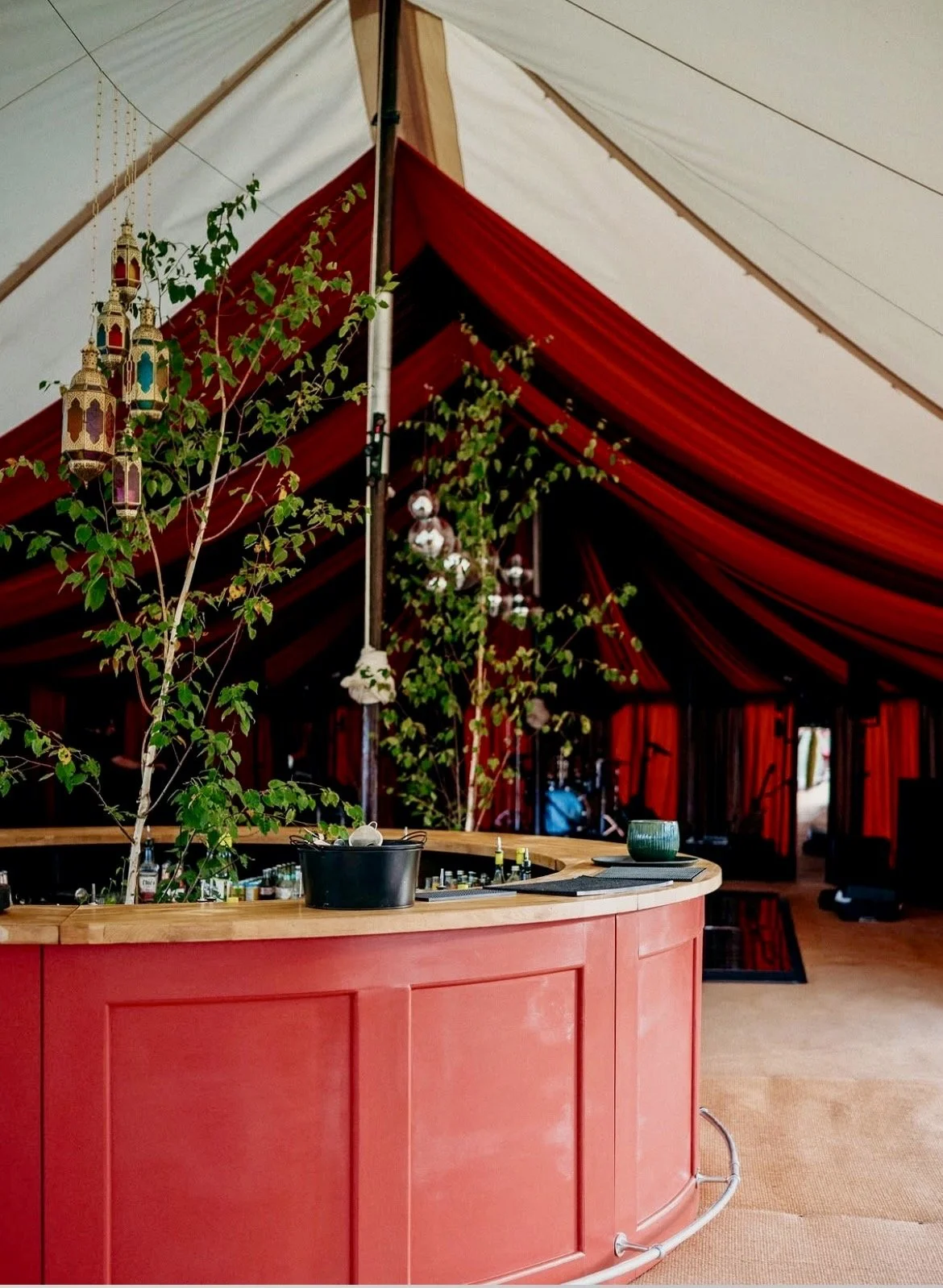 How to infuse the Marquee marquee with your vibe. (Swipe)