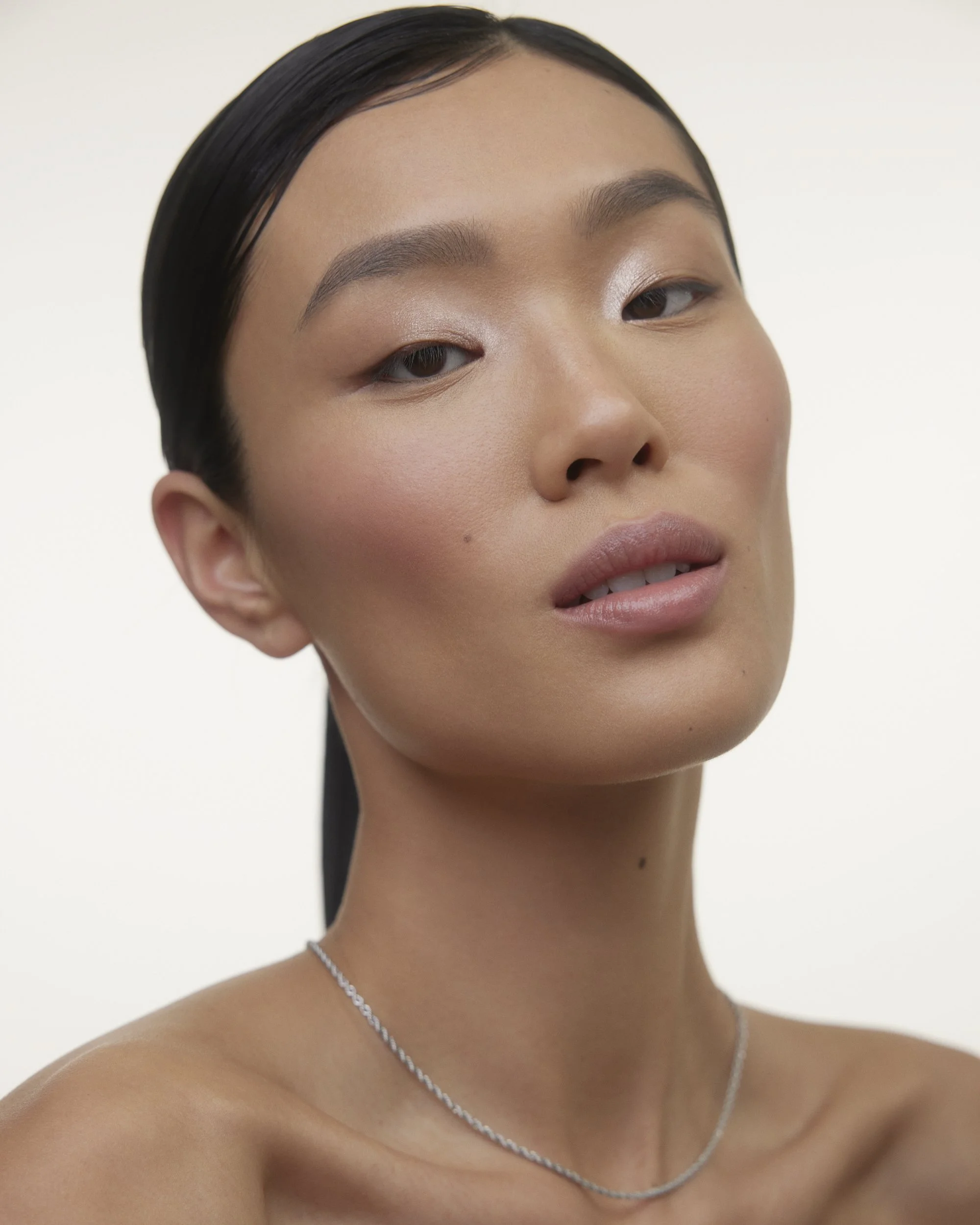 Le Rouge - Model Light Skin - Magnolia.jpg