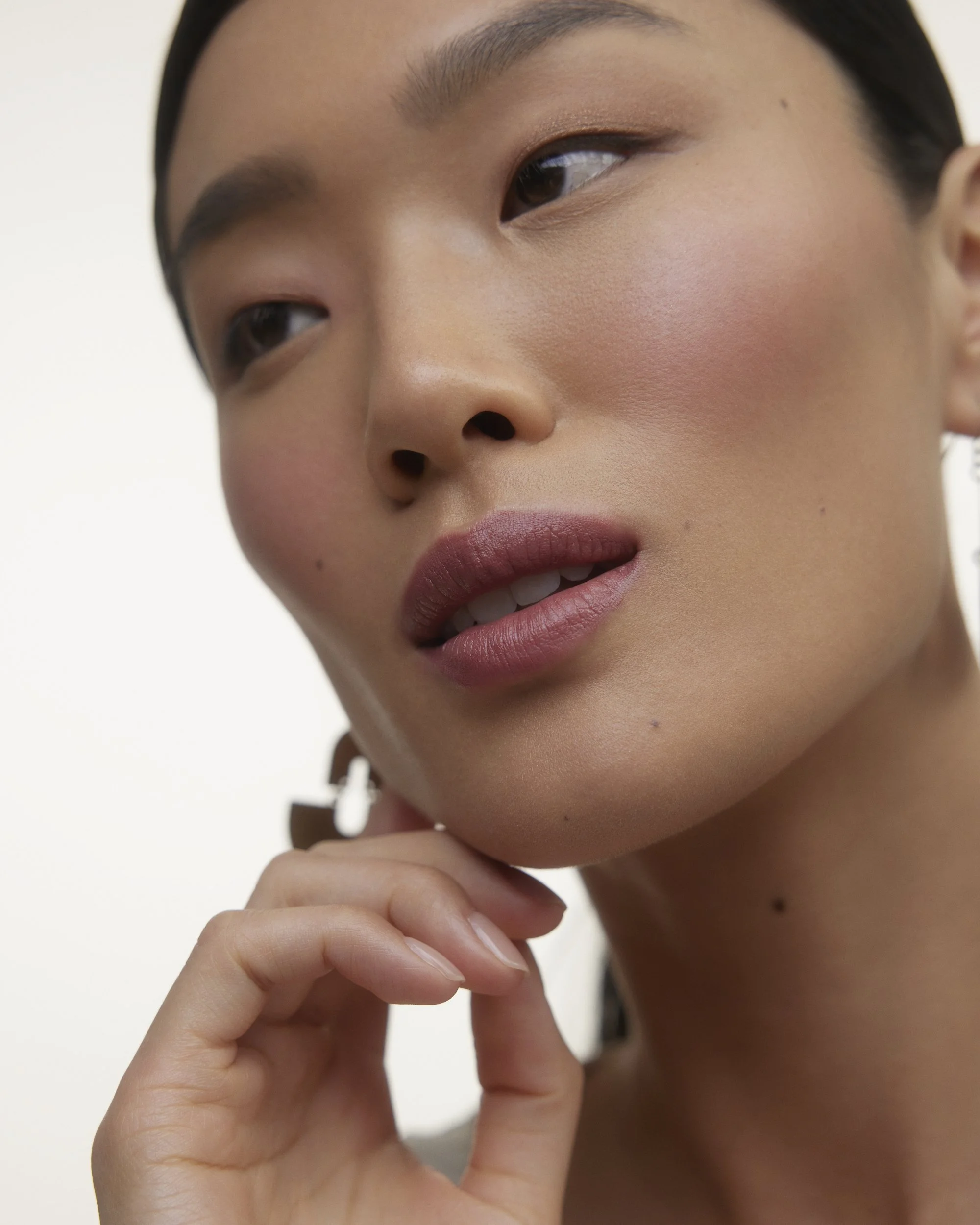 Le Rouge - Model Light Skin - Clafoutis.jpg