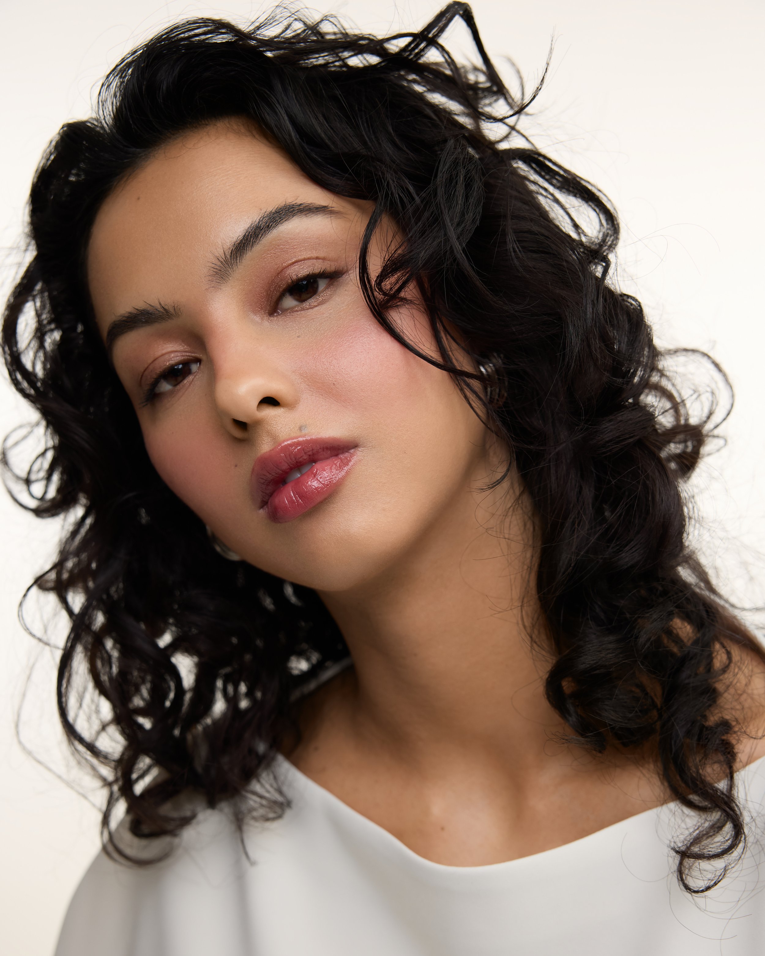 * La Laque - Model Medium Skin - Bordeaux.jpg