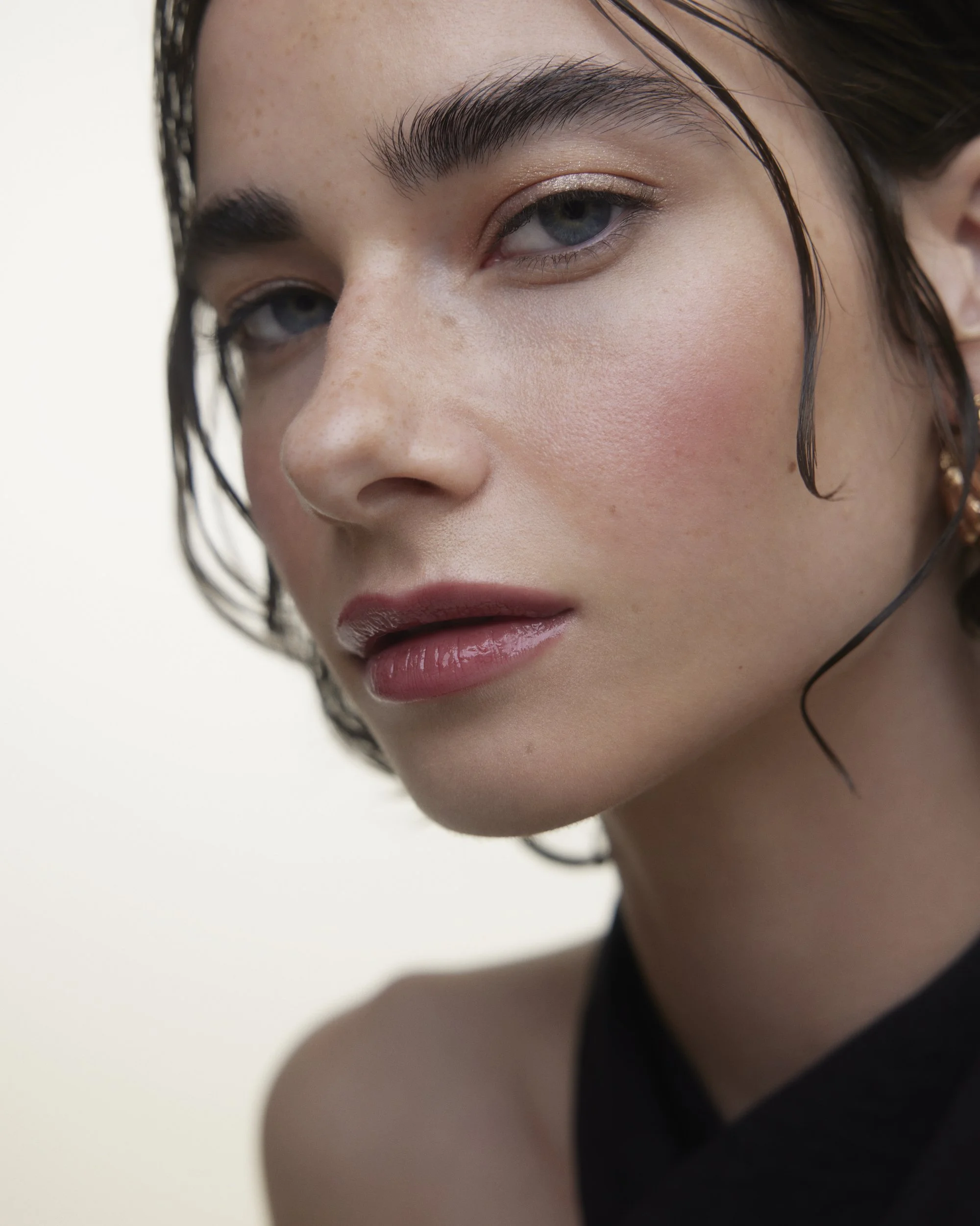 La Laque - Model Light Skin - Bordeaux.jpg