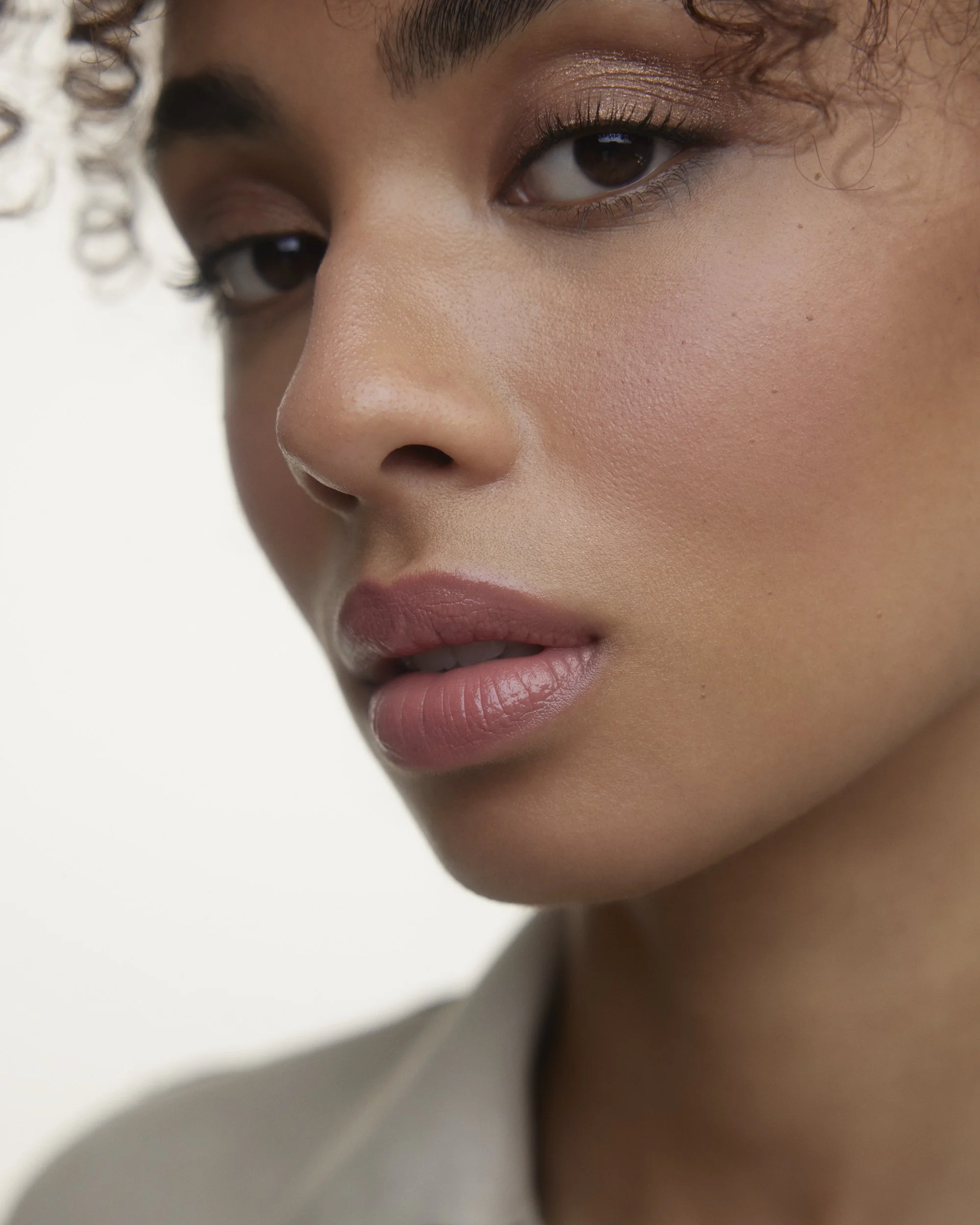 Le Baume - Model Medium Skin - Pétale.jpg