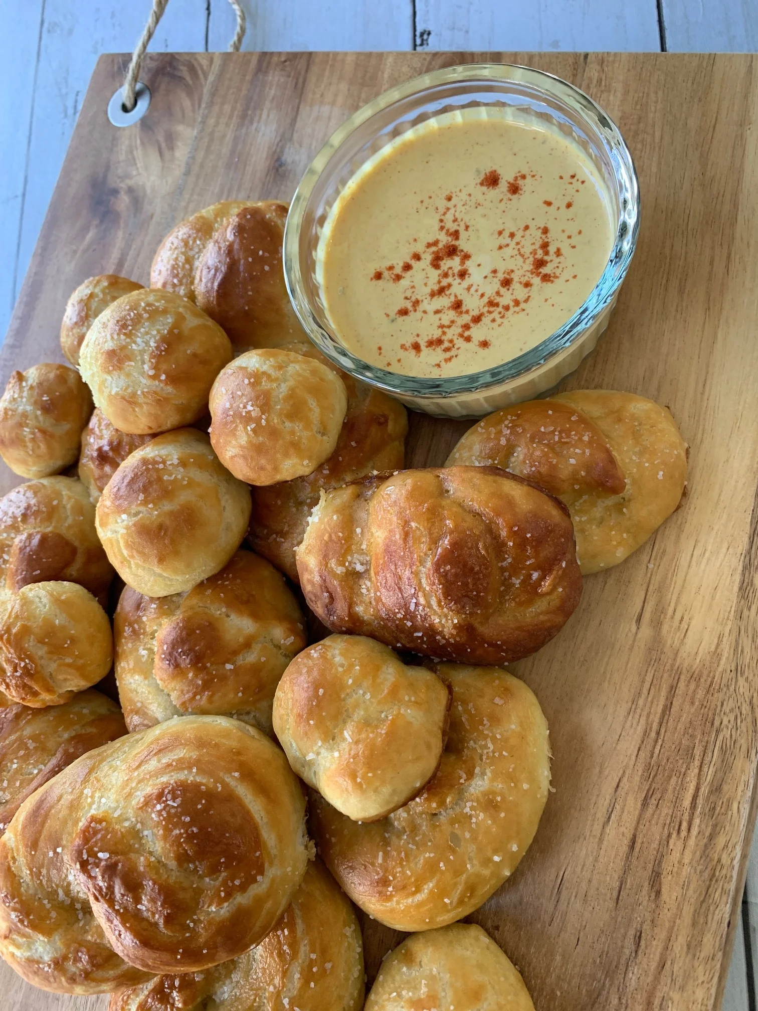 Pretzel Bites w/ Cajun Remoulade